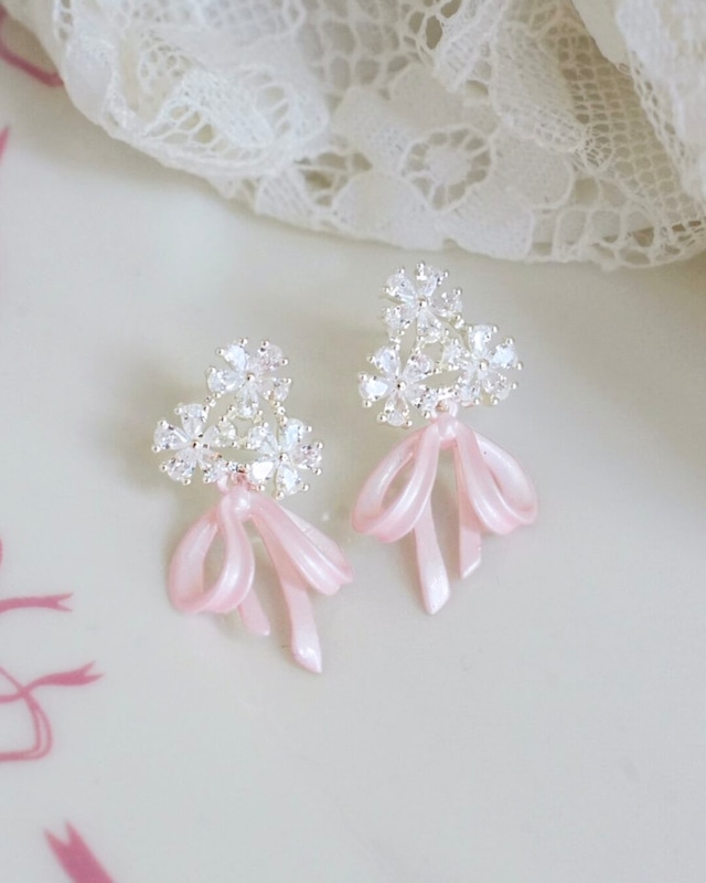 フラワーリボンピアス（3 colors） 2508651