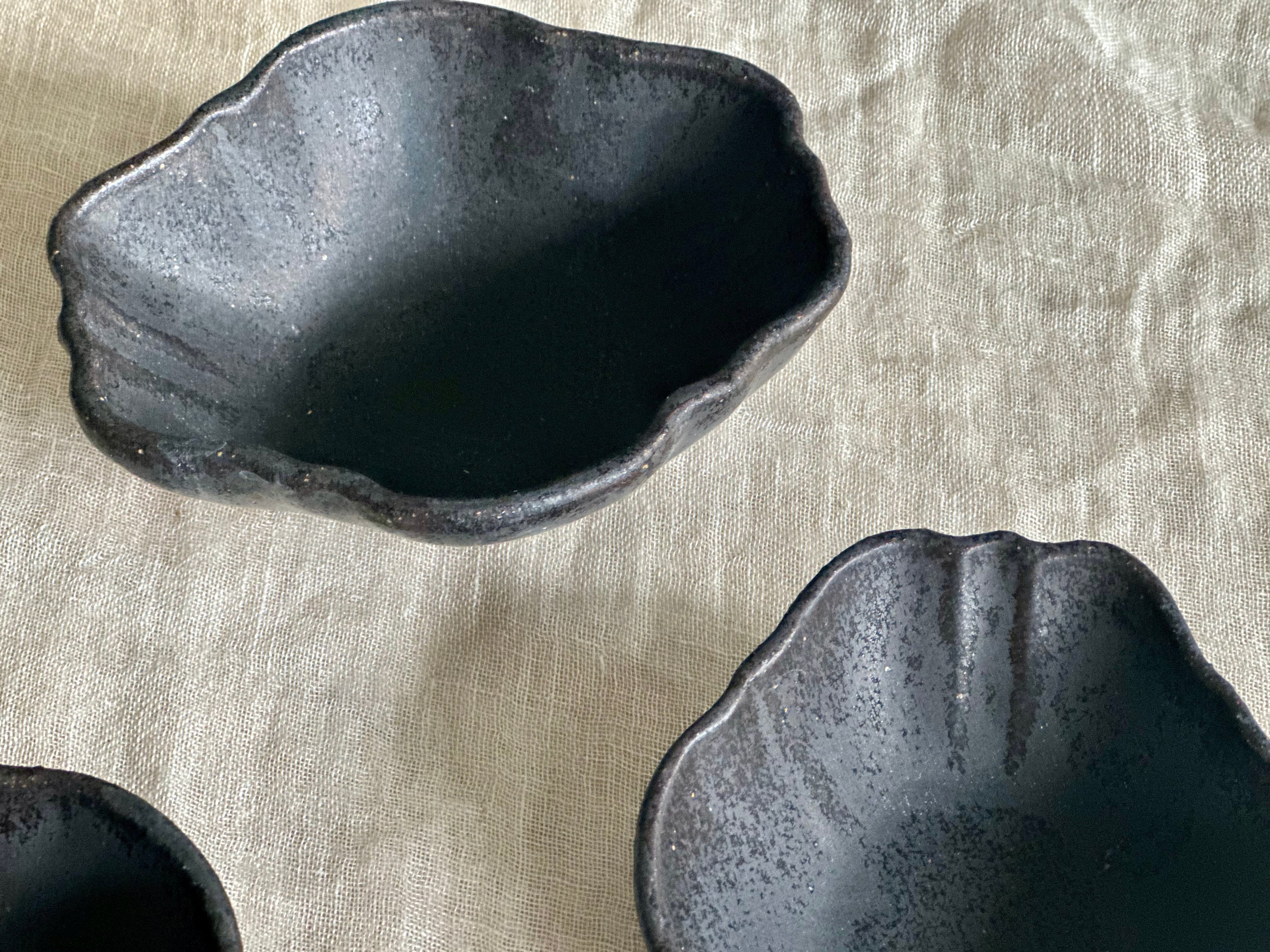 黒錆 花オーバル鉢