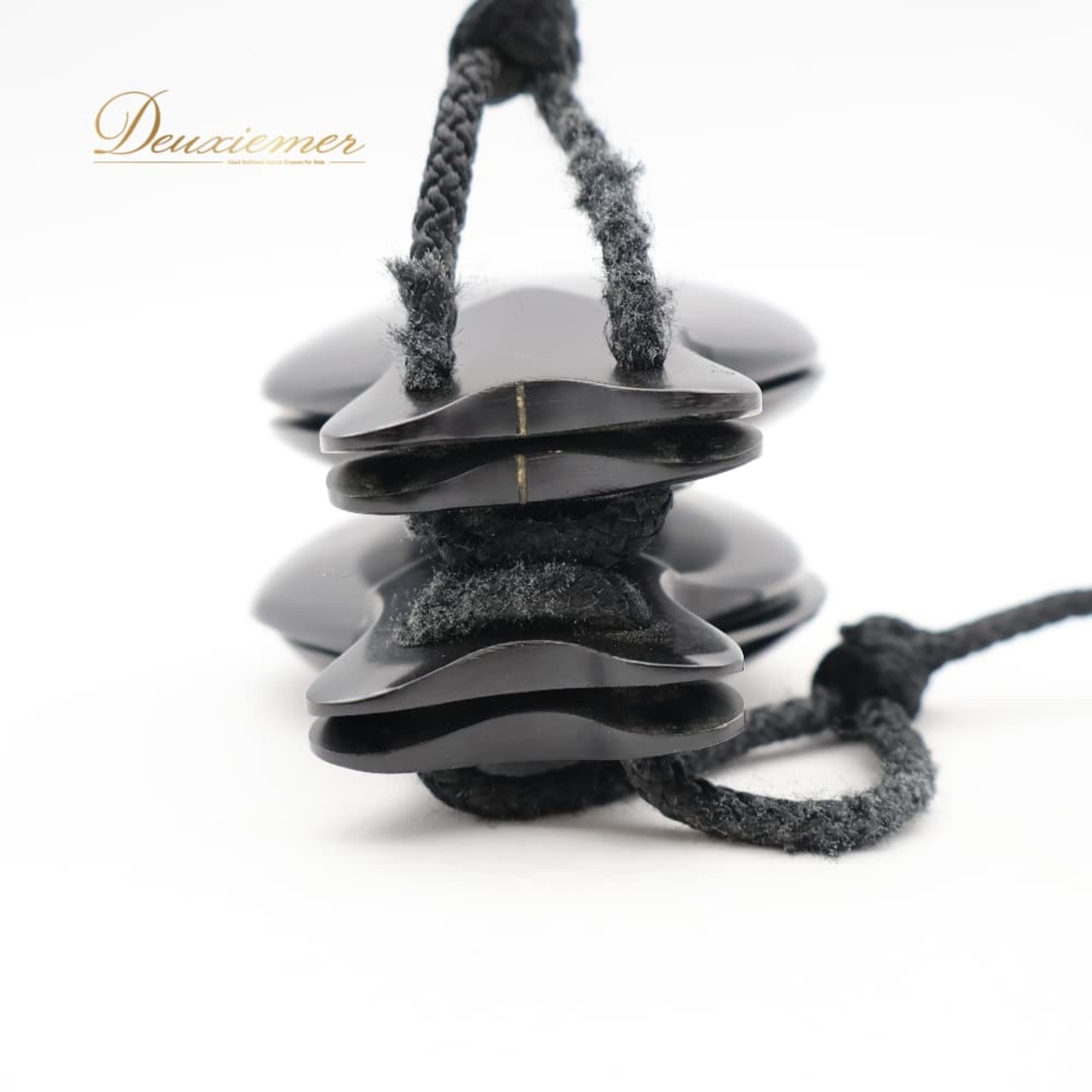 フラメンコ 小物 CASTANUELAS DEL SUR パリージョ カスタネット ブラック系 楽器 小物 ペア 両手 黒 赤 白 ケース ケース付き 練習 レッスン ステージ イベント 艶 光沢 無地 シンプル おしゃれ レッド系 ホワイト系