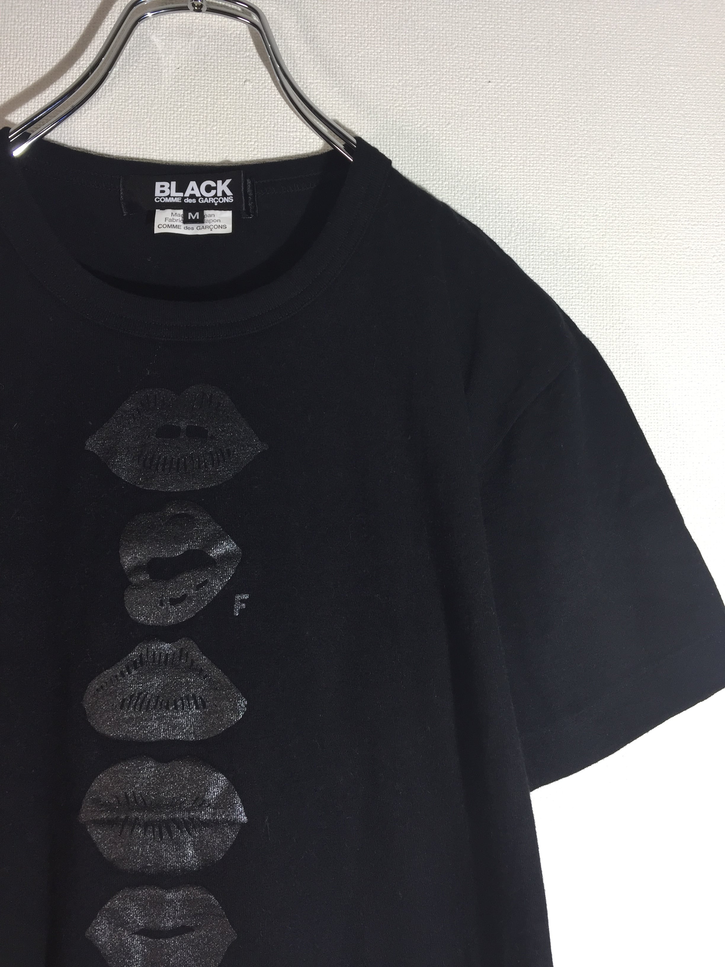 BLACK COMME des GARCONS プリントTシャツ キスマーク | 古着屋 KafuCa