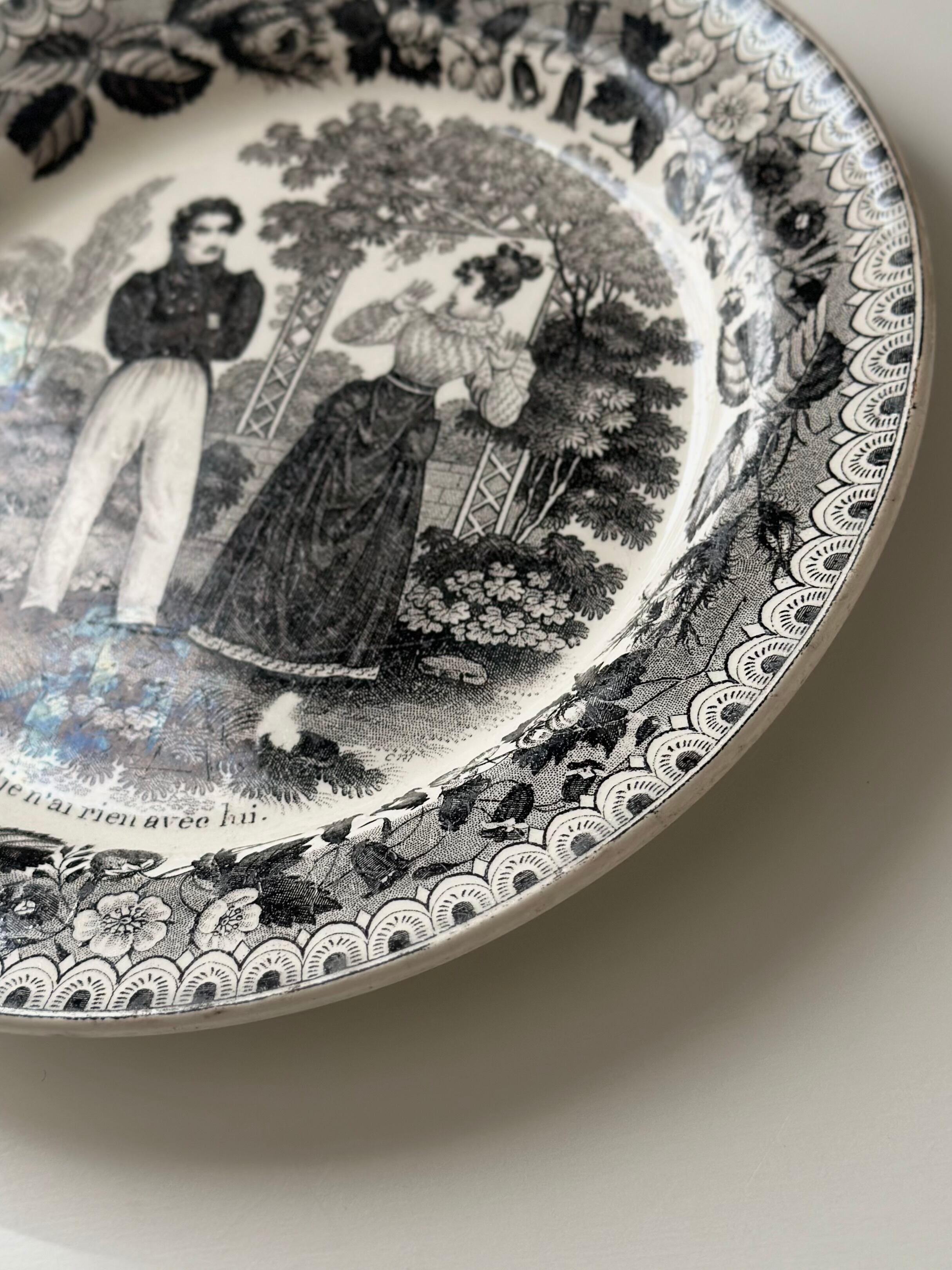 Choisy le roi ショワジールロワ / 男女のグリザイユプレート 1824