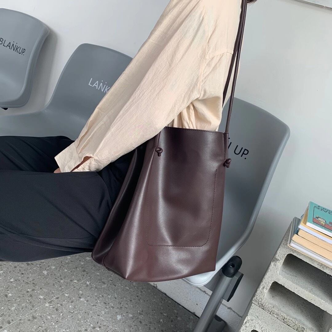 シンプルトートバッグ