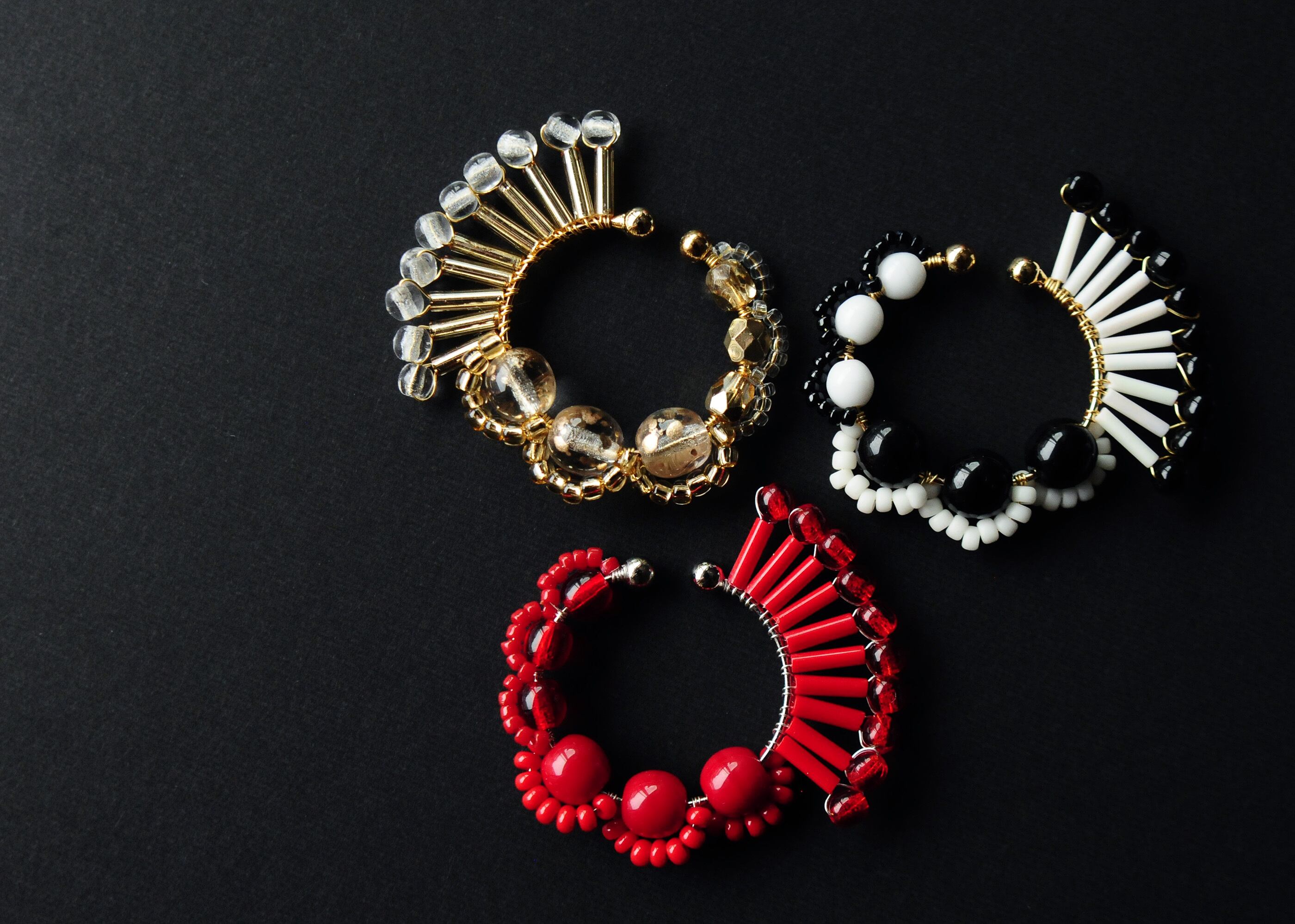 ＜Rollo～イロヅクビジュー～＞イヤーカフ『 ハミングバード/hummingbird <AKA>』