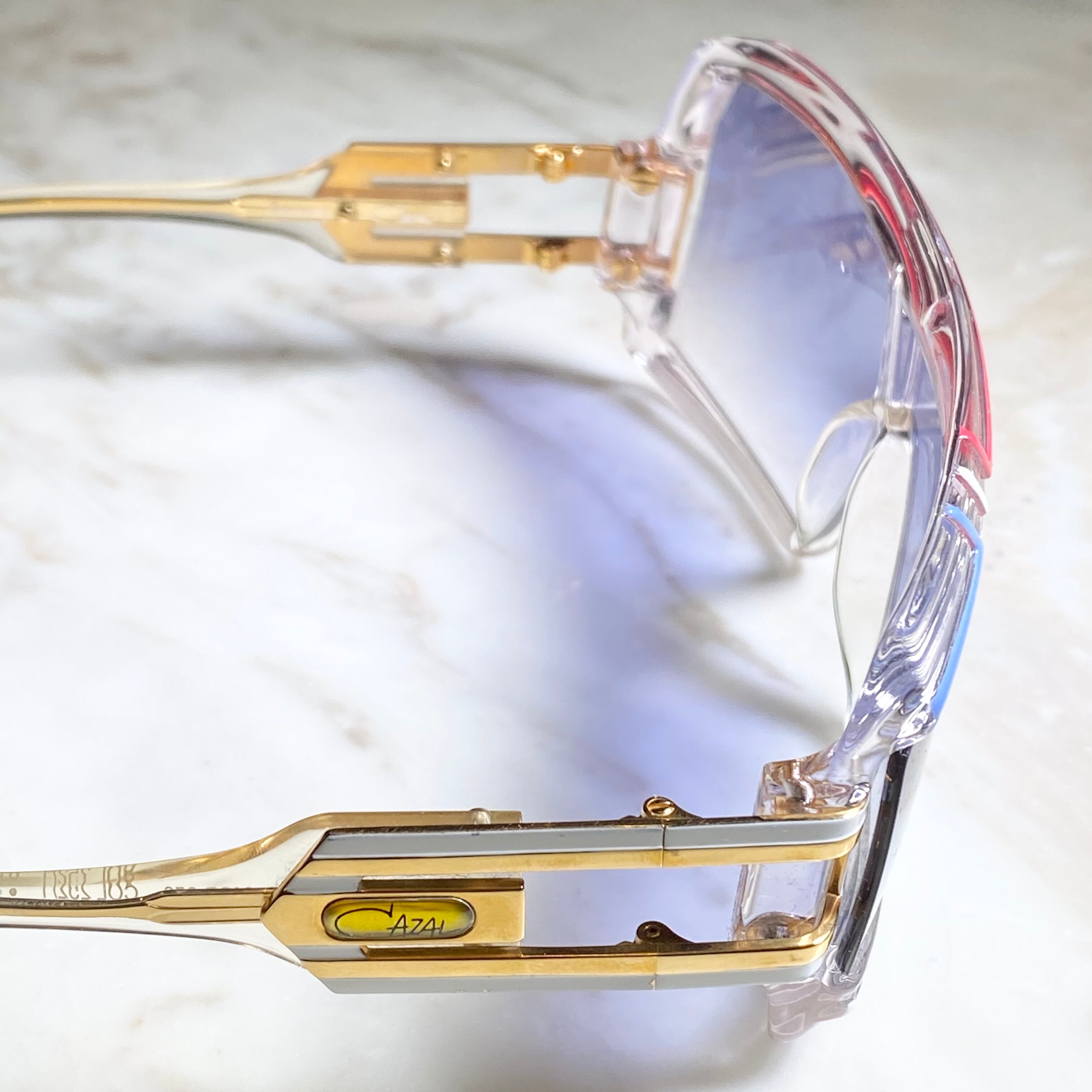 CAZAL “mod.858” asymmetrical frame sunglasses | NOIR ONLINE 