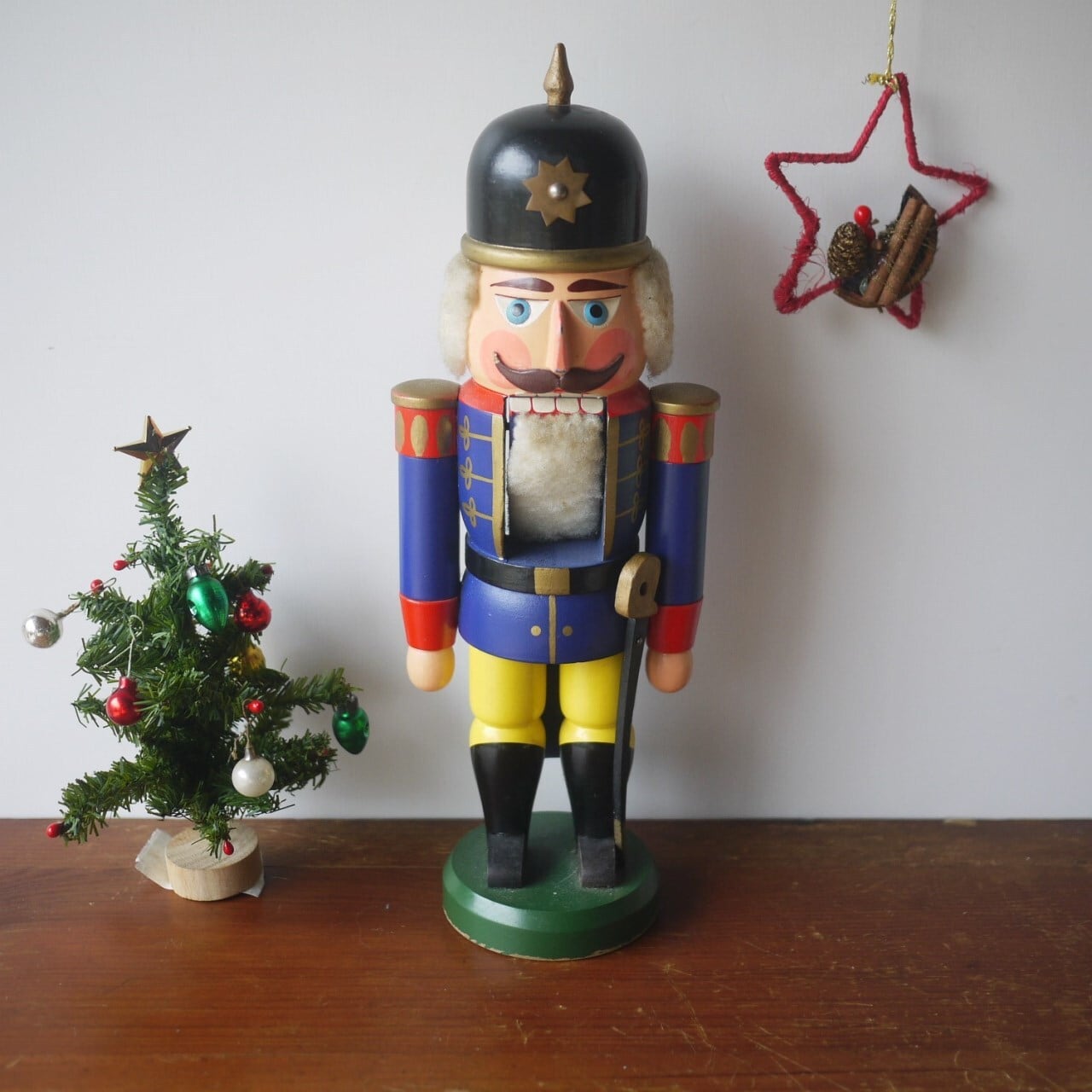 くるみ割り人形 鉄兜兵士 東ドイツ クリスマス