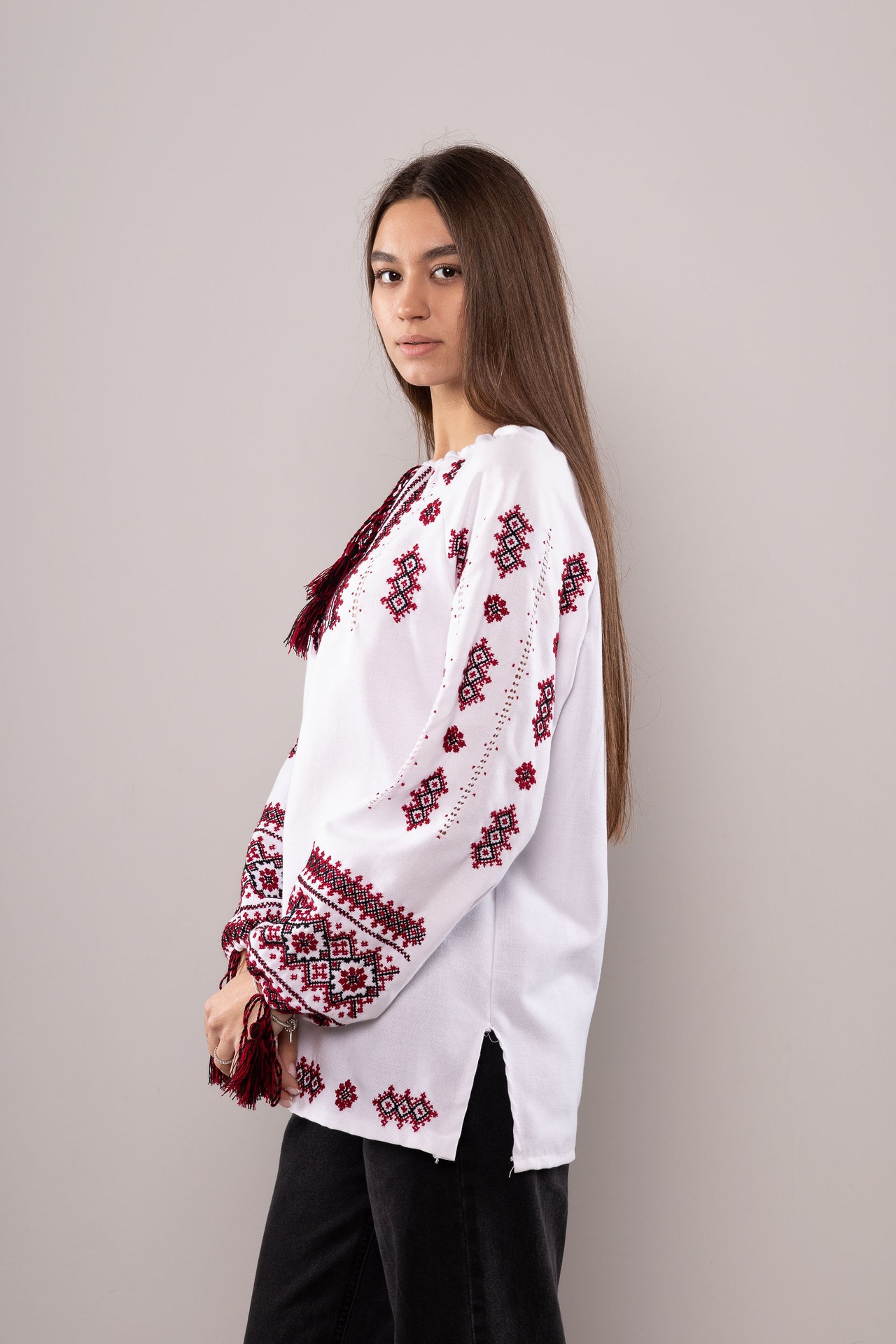 ウクライナ刺繍ヴィシヴァンカ・クラシック　ドニプロ　手刺繍　麻　レディース・フリーサイズ - 10