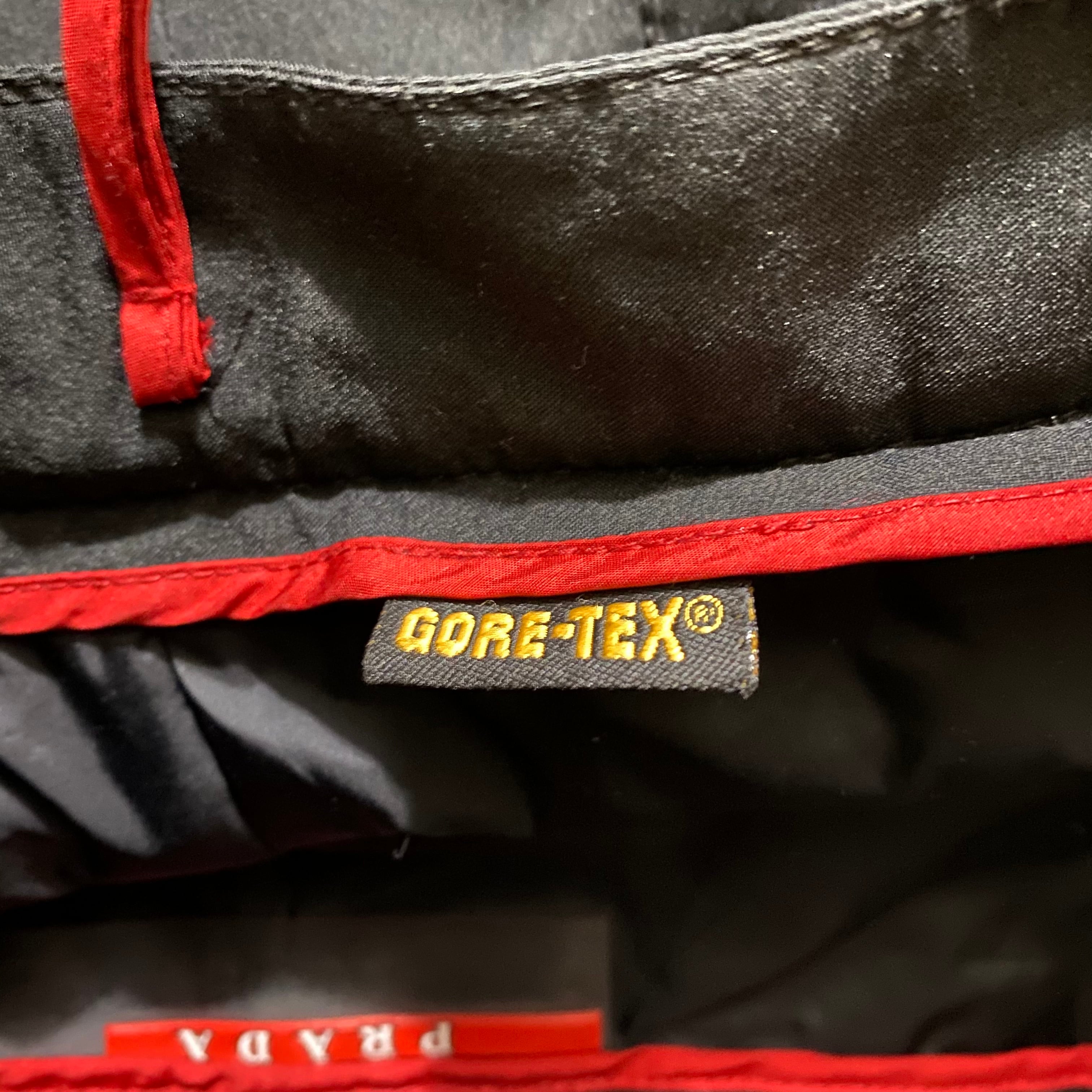 PRADA SPORT black padding goretex pants | NOIR ONLINE