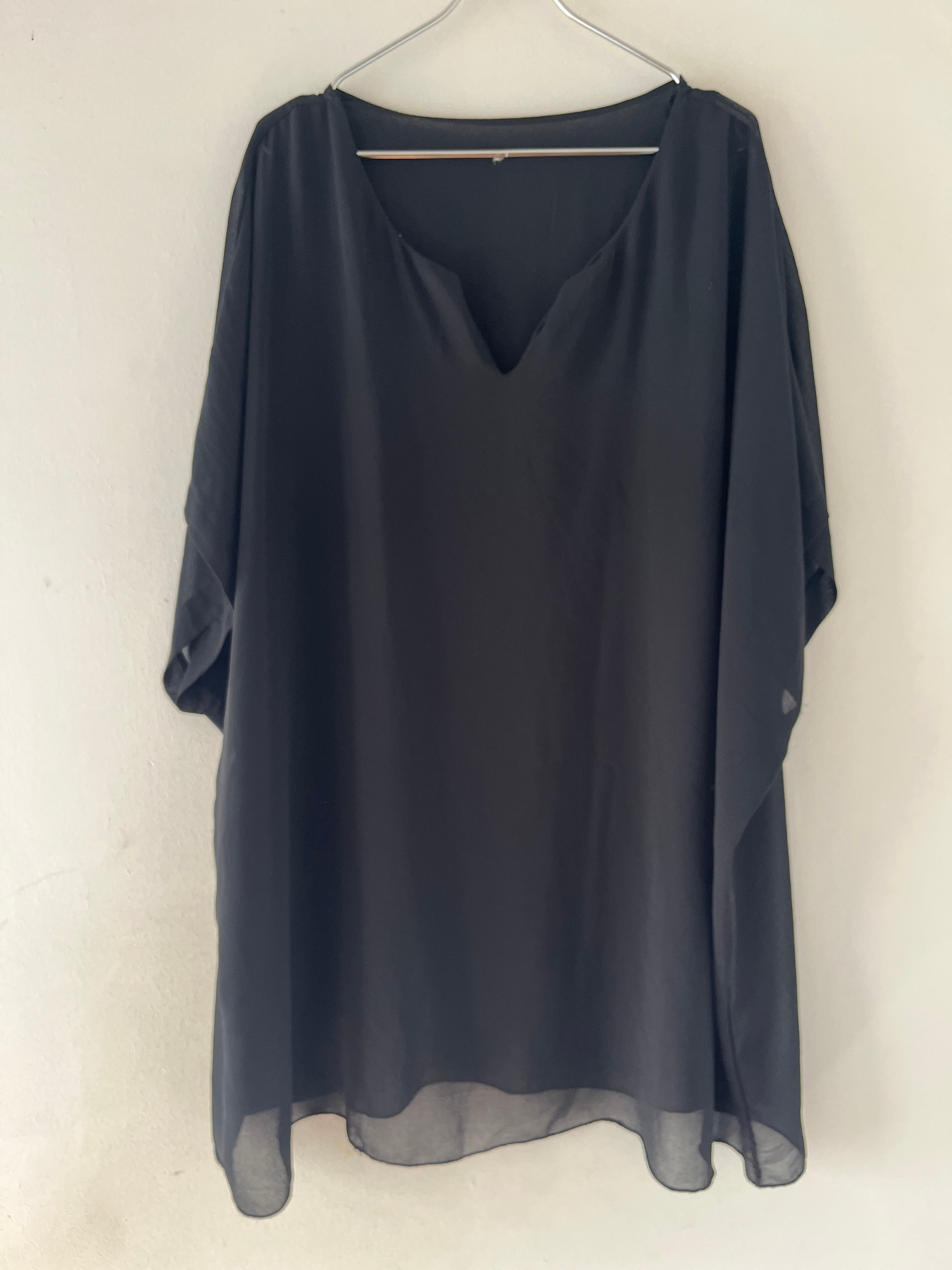 軽やかなカットソー