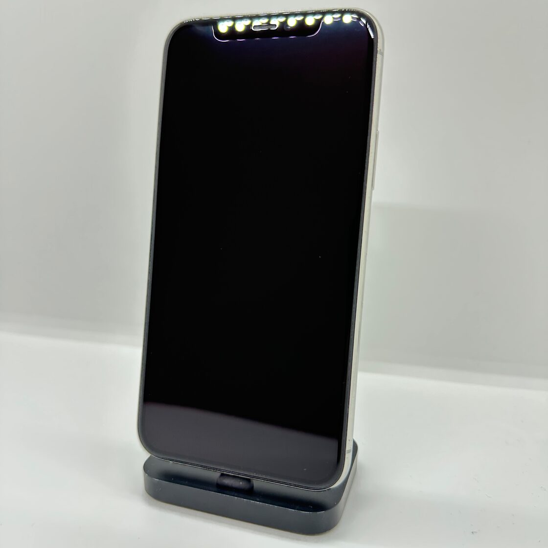 バッテリー新品】iPhone11Pro 256GB シルバー【SIMロック解除済み 