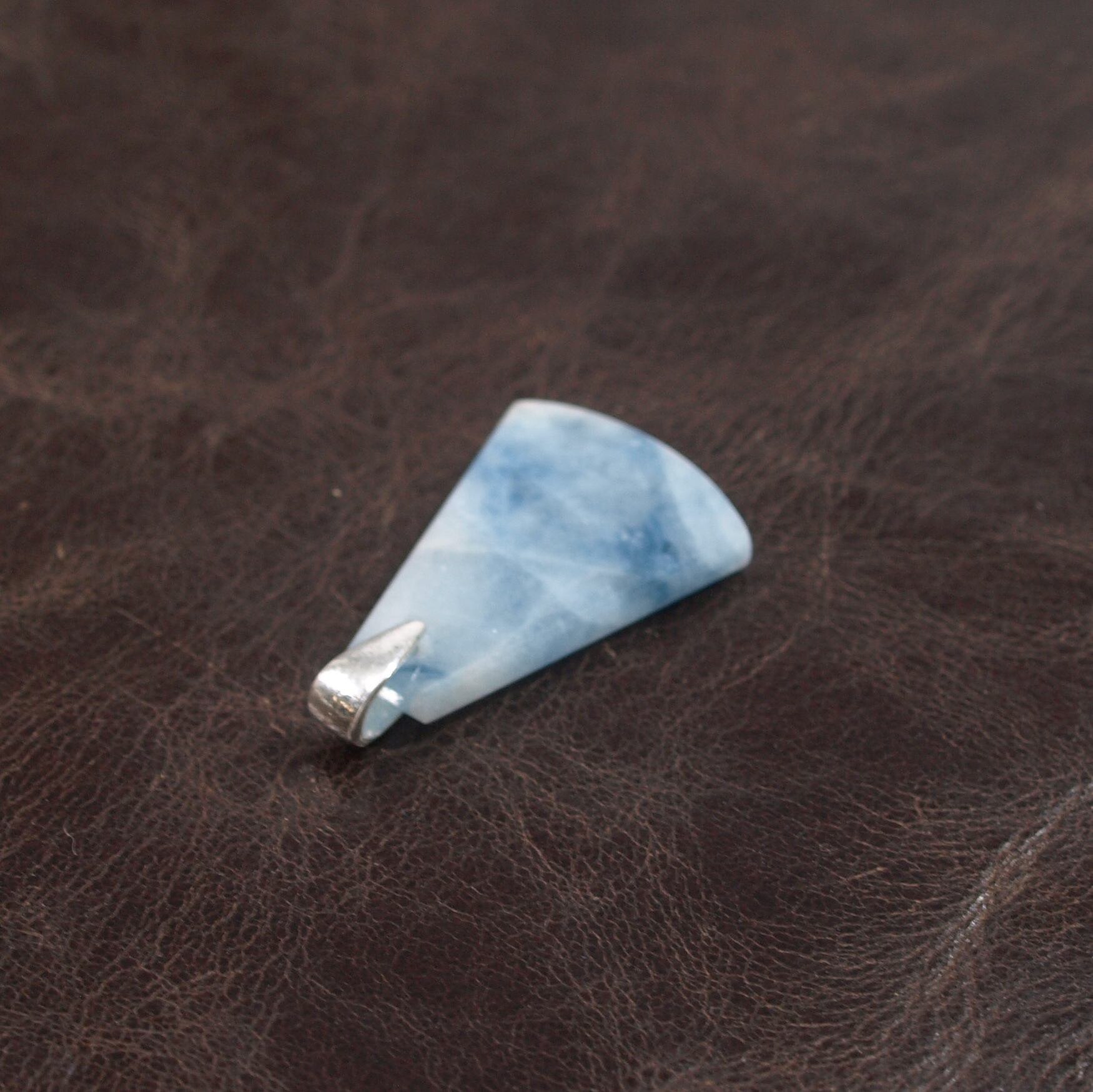 糸魚川翡翠 コン沢 青翡翠 ペンダントトップ 1.8g Itoigawa Blue