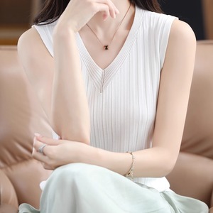 レディース トップス ニット セーター 袖なし ノースリーブ Vネック 襟なし フェミニン かわいい 大人可愛い きれいめ シンプル 上品 おしゃれ 存在感 ラブリー キュート 都会的 ベーシック ロマンティック ナチュラル 無地 春 夏 秋 ロングシーズン デート お出かけ 旅行 女子会 休日 ショッピング コンサート ライブ お花見 カフェ プチプラ 普段使い 着回し モテ 清楚 インスタ映え 定番 S M L XL 2XL 小さいサイズ 大きいサイズ カラバリ ホワイト ベーシックカラー 春カラー