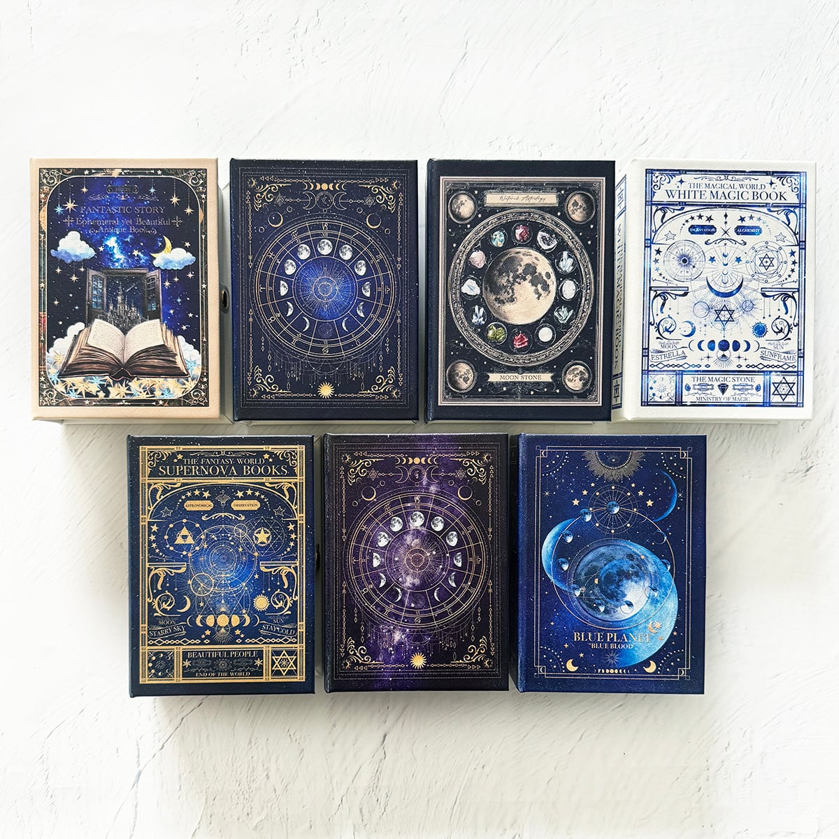 小さな本のようなアクセサリーケース