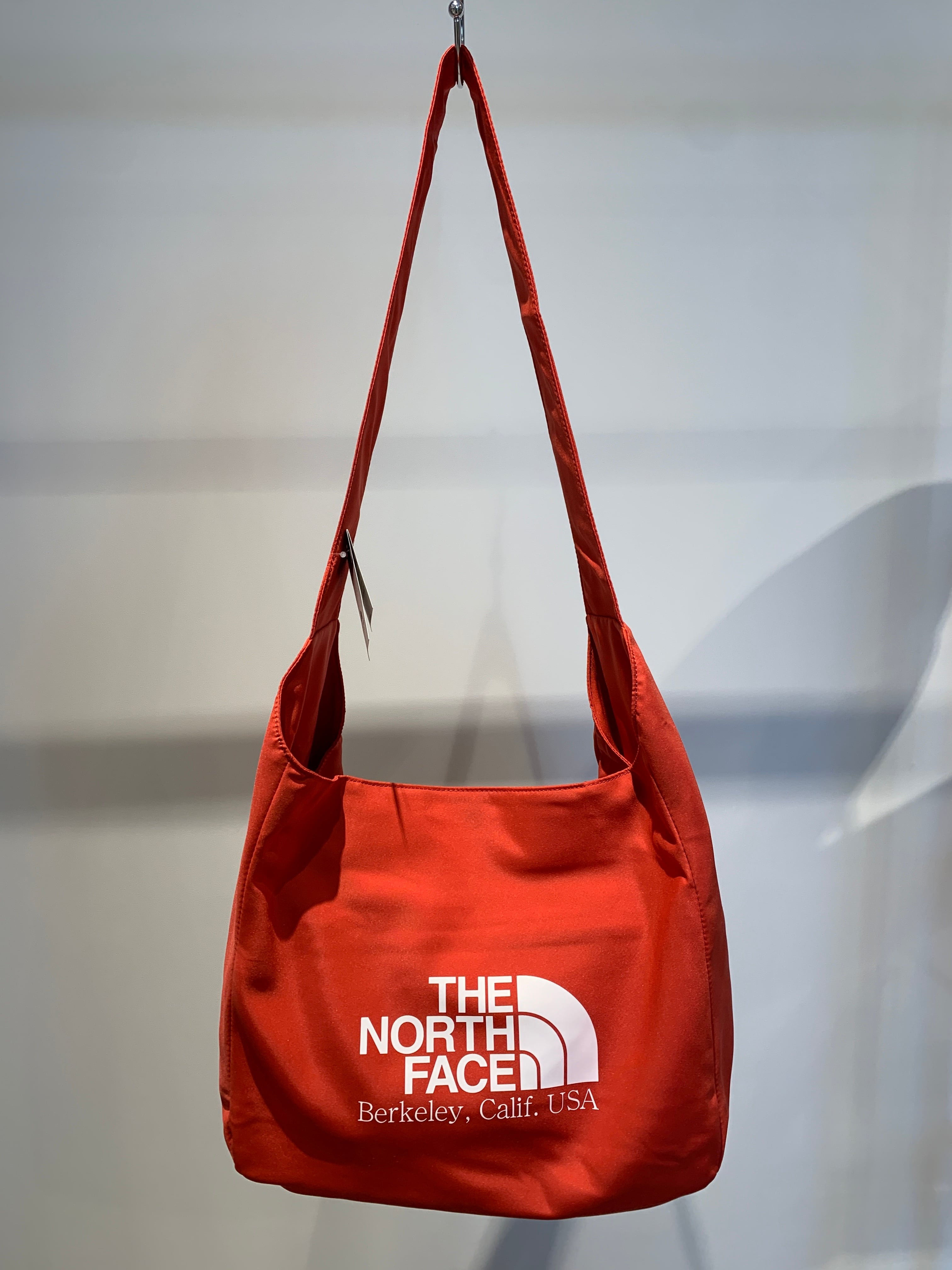 ★THE NORTH FACE★ White Label Big Logo Shoulder Bag CAMEL THE NORTH FACE WHITE LABEL big logo shoulder bag | peache select