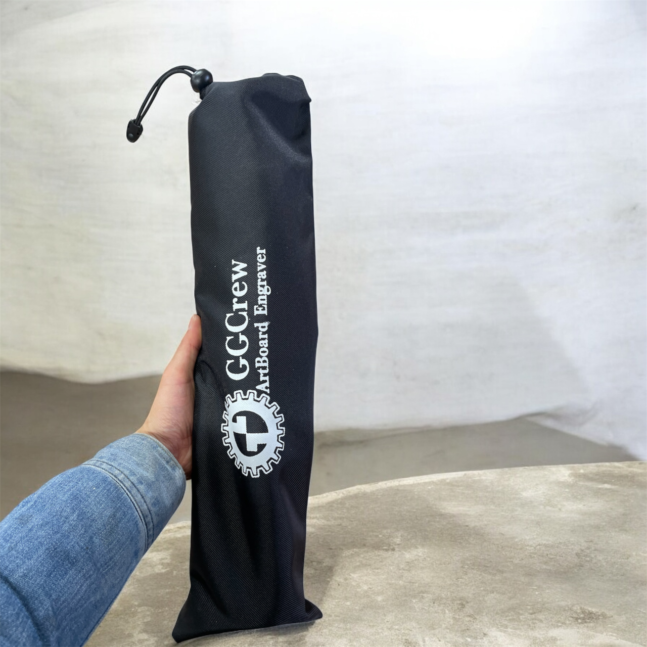 ヴィンテージ風彫刻テーブル（ダークシルバー）