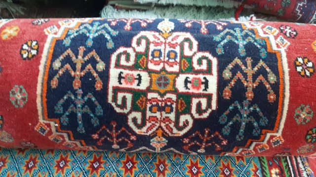 絨毯クエスト42 おまけのけ【No.M7】クッション枕 ※現在、こちらの商品はイランに置いてあります。ご希望の方は先ずは在庫のご確認をお願いします。