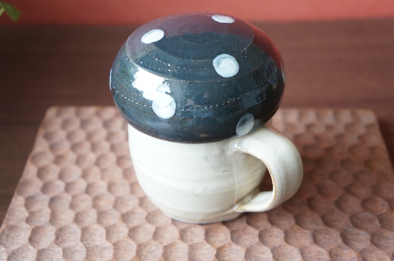 小石原焼　やままる窯　きのこカップ（小）黒/白ドット ①　[1-398]