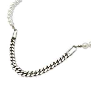 Chain & Pearl Necklace