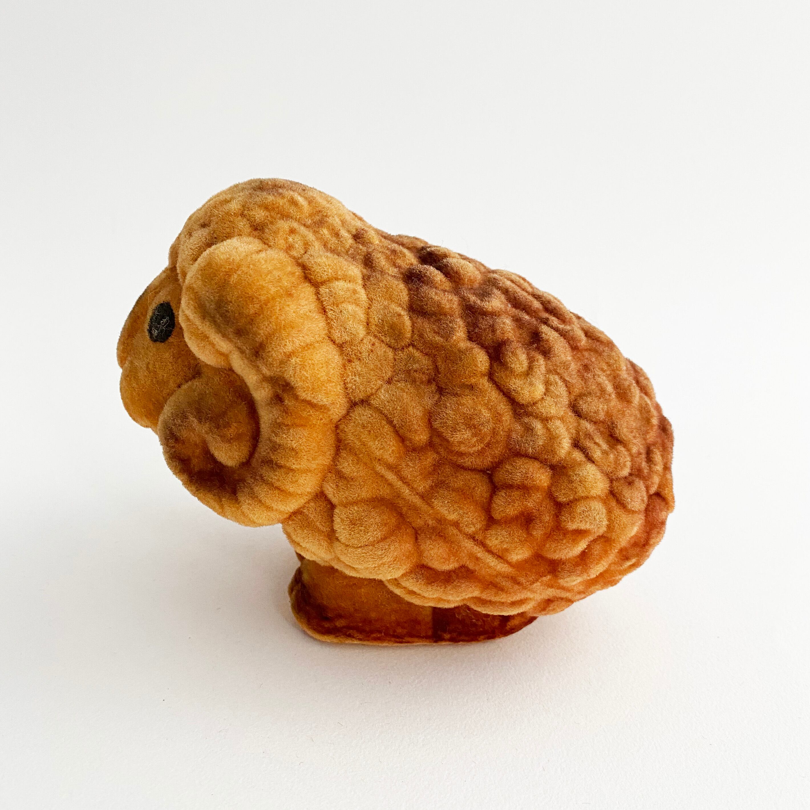 スポンジ人形(角のある羊)