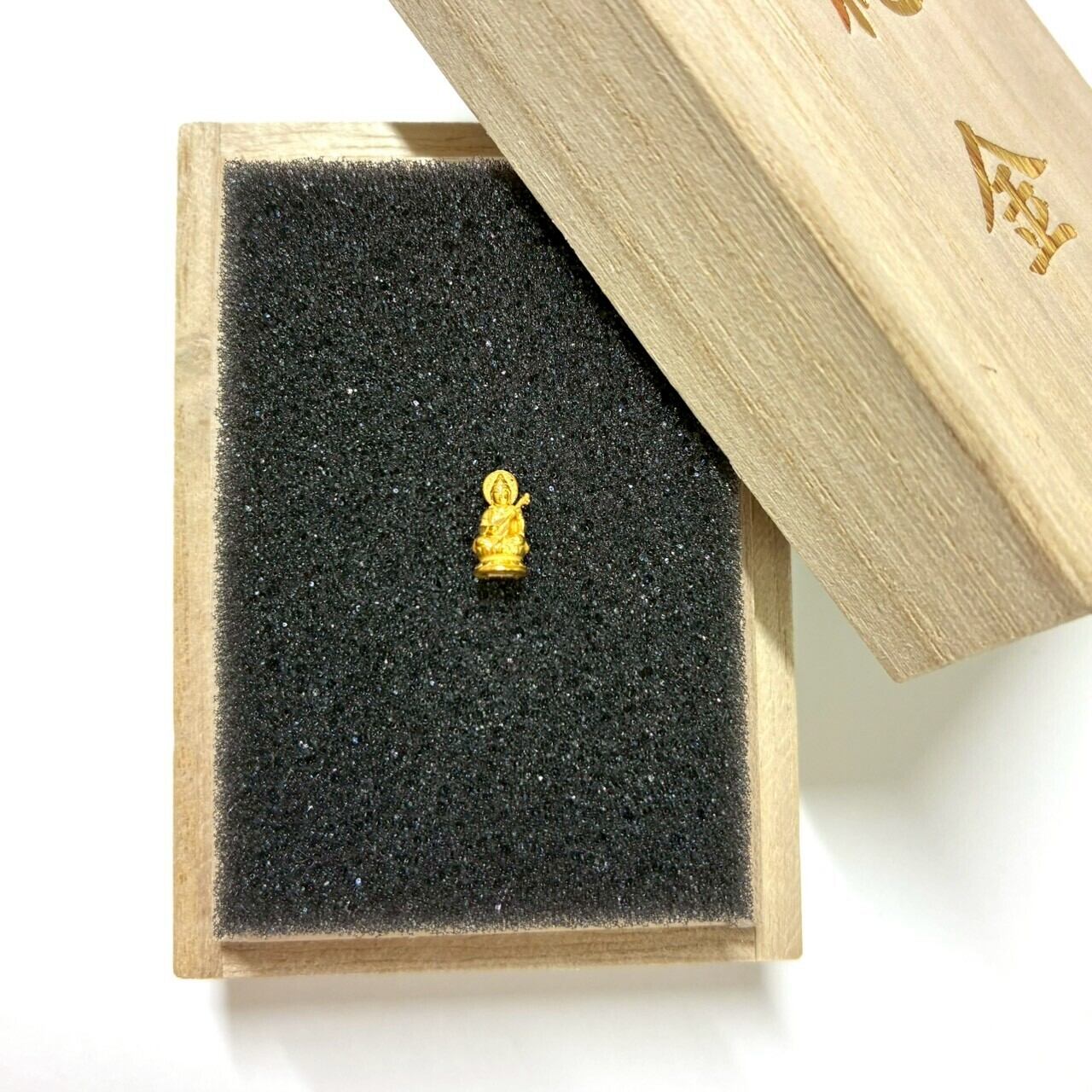 純金 約1g 弁財天像 バージョン3 指先サイズの芸術品【RNP01027