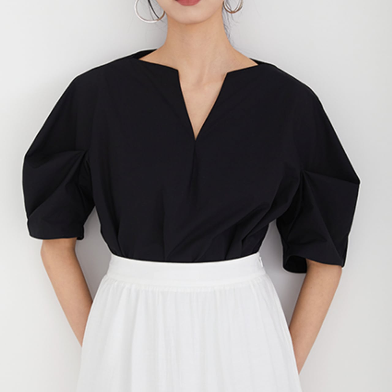 Vネックパフスリーブ半袖ブラウス 00148