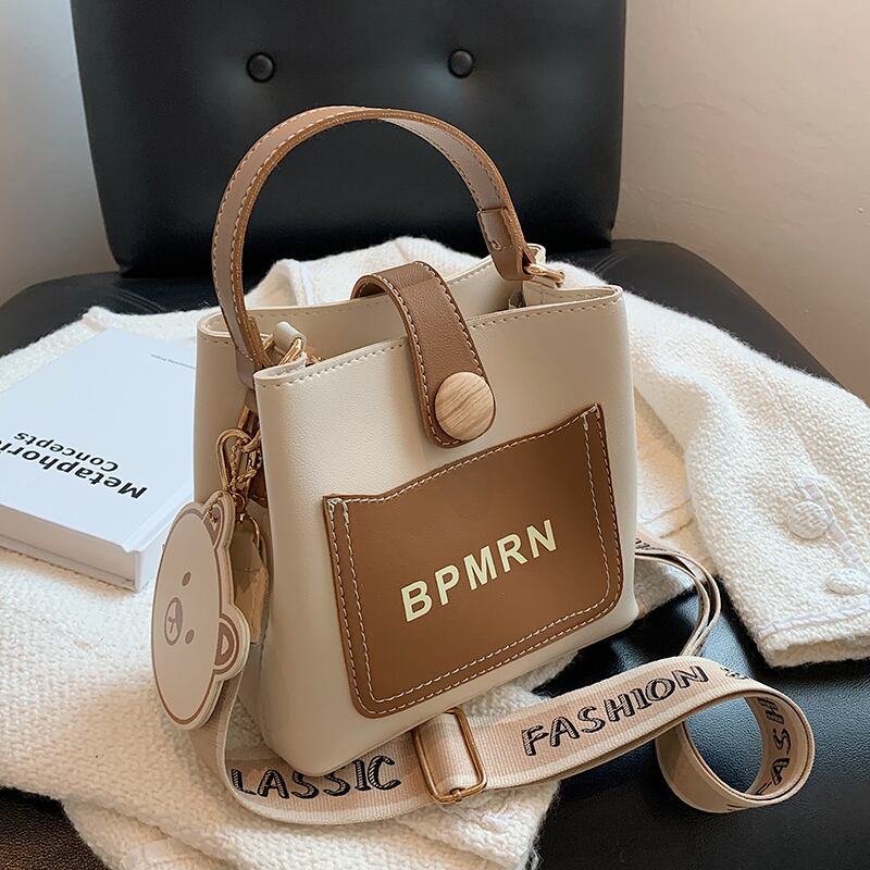 メッセンジャーバッグ Tiancai_Wing_Bag22109785718