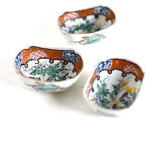 【40201】 九谷焼 草花もよう ちょく（1個）大正/ Small Cup Plate Flowers / Taisho Era