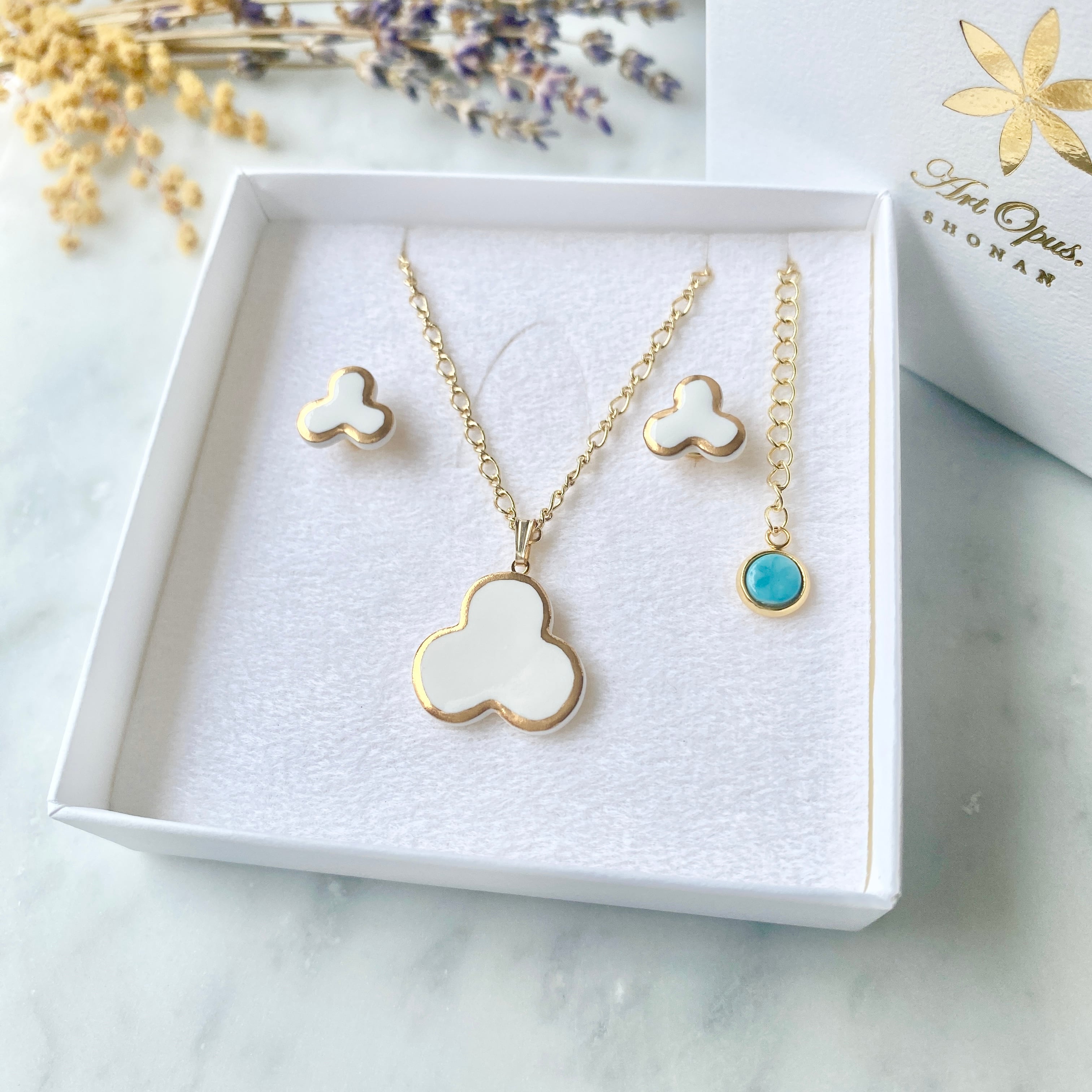 フォリフォリ ネックレスとピアスセット フォリフォリ 花モチーフ ネックレス ピアス セット 箱 袋 巾着 - メルカリ