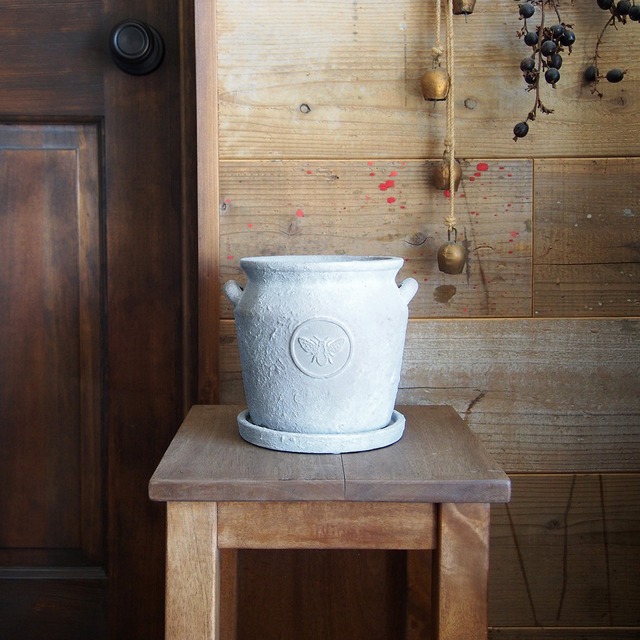 【 完売 】HONEYBEE ミルクポットプランター アンティークホワイト 蜜蜂 ガーデン 植木鉢