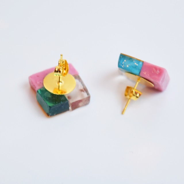 【ベーシック】ポストピアスM　ベリー×ゴールド×クリア