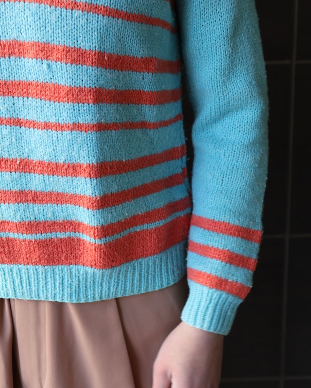 Colored striped v-neck knit
