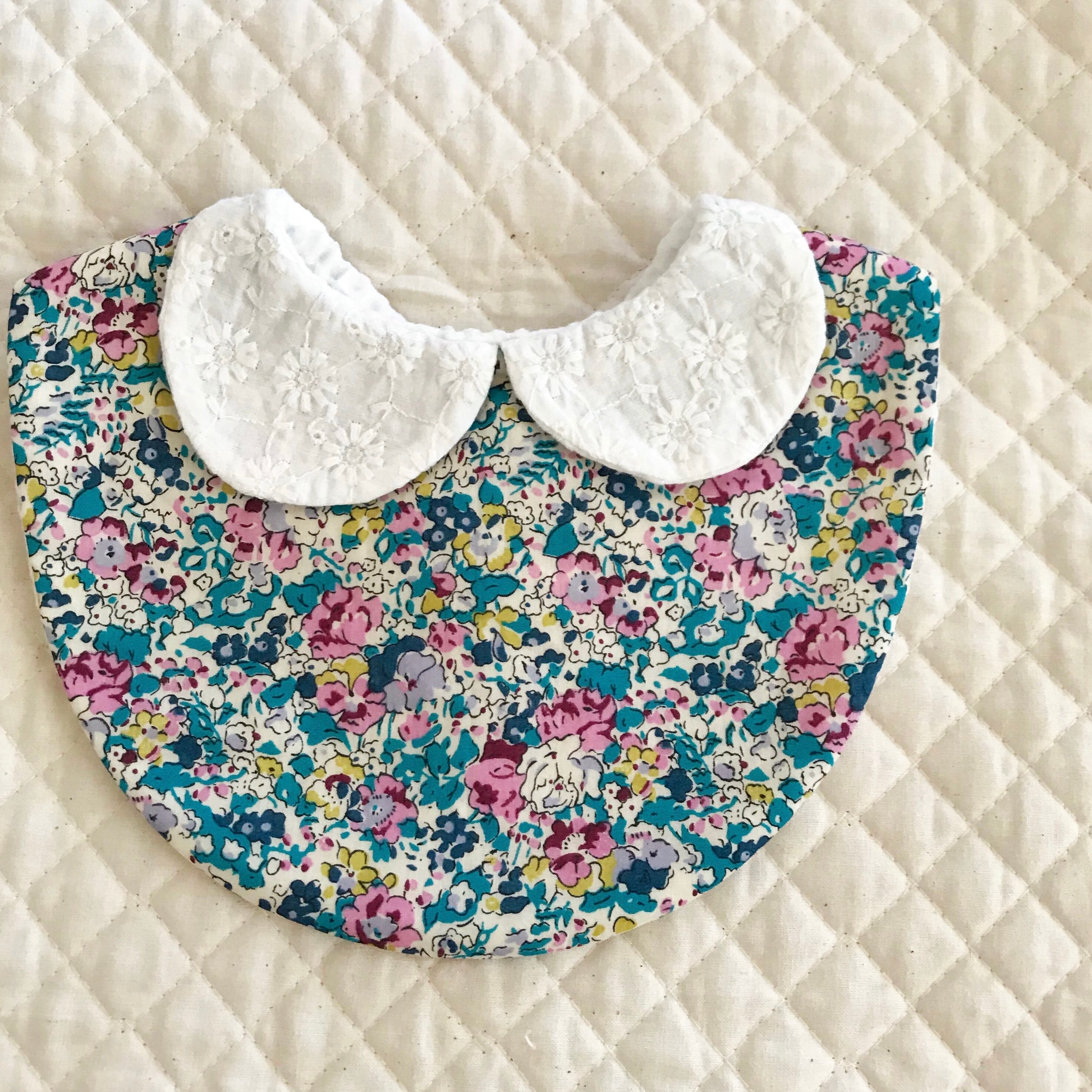 可愛い襟付きスタイ リバティ クレアオード Comodo