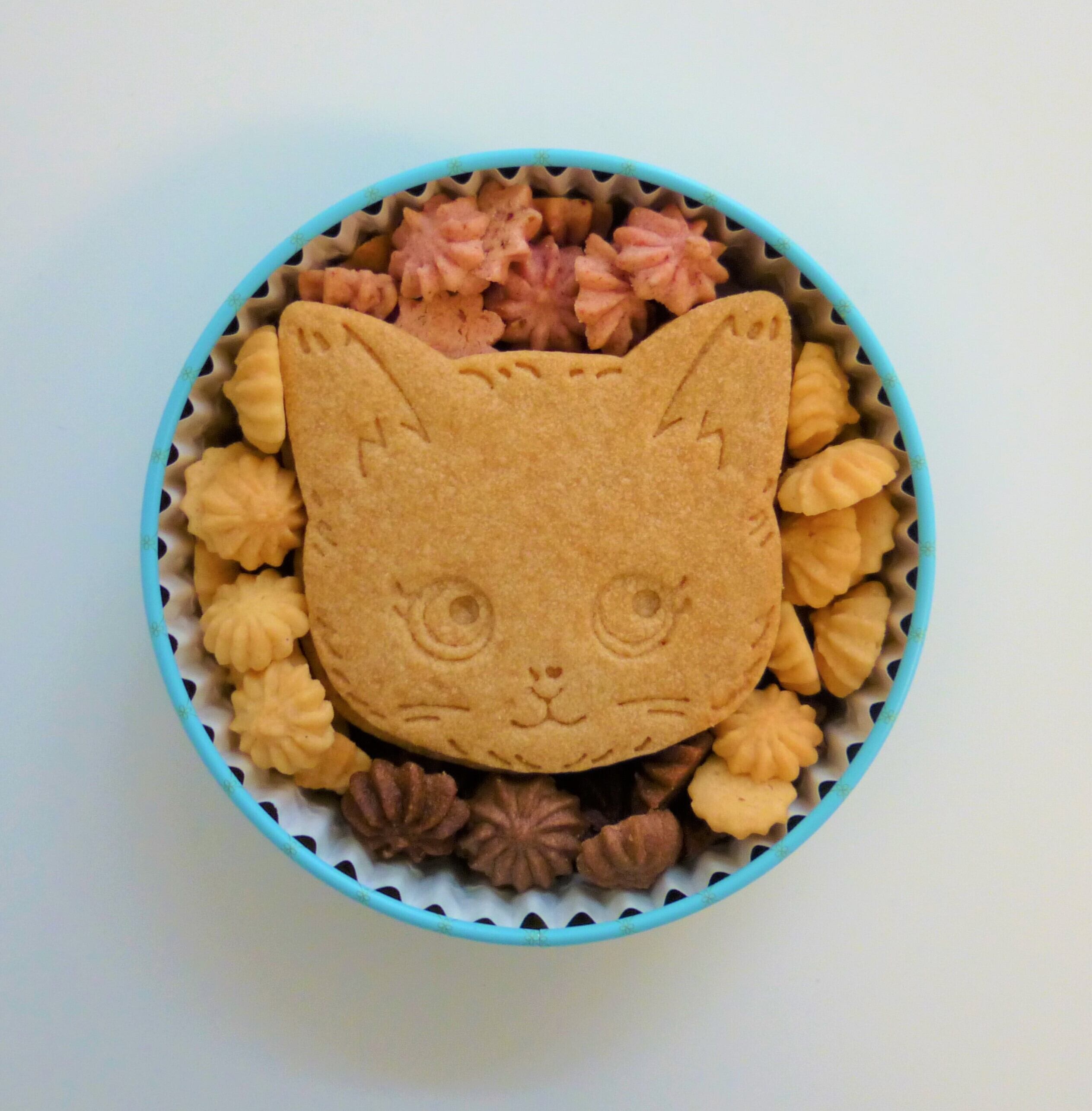 猫ちゃんのクッキー缶