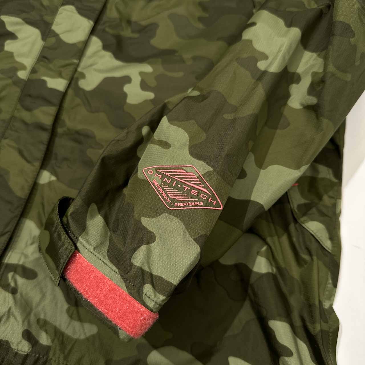 Columbia コロンビア カモフラ 迷彩 OMNI-TECH マウンテンパーカー ナイロンジャケット サイズ L /パッカブル/収納袋付き/レディース/薄手