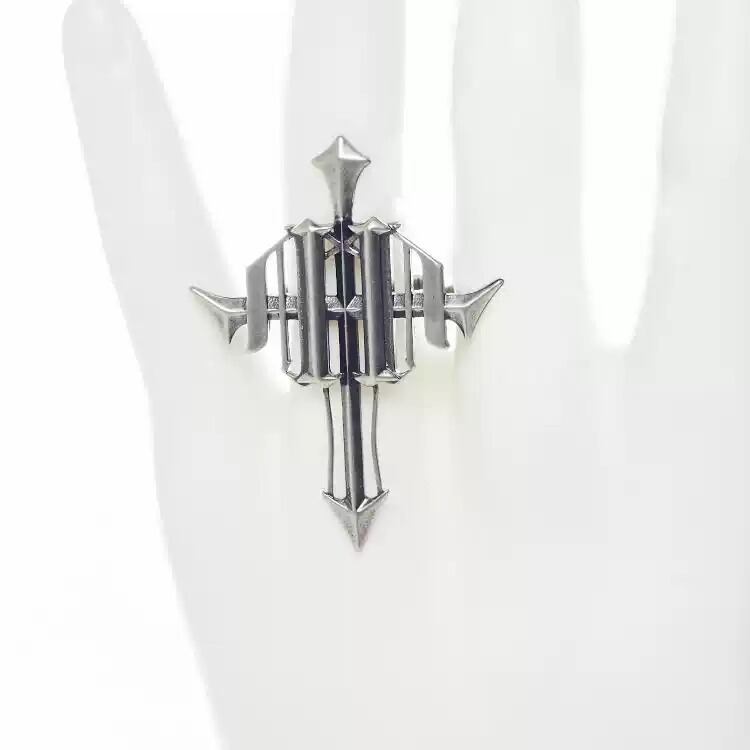 IIIMIII Armor Knight Ring | INVADER