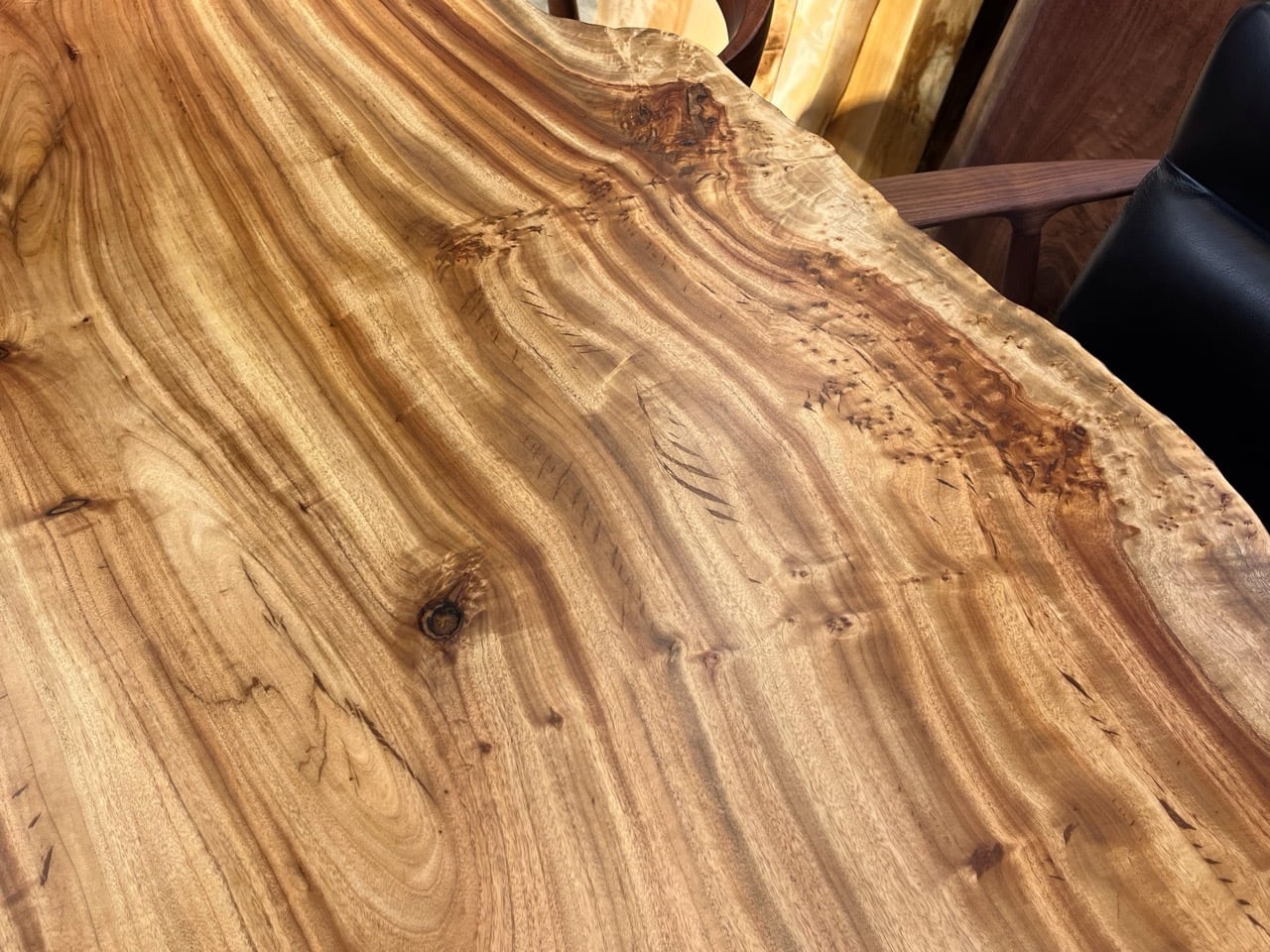 夏セール✨ワイルドな貫❣️A楠一枚板＊補強有♦︎サイドテーブル、ベンチ〜勿体ない利用 楠（クス）_1850×640-880-860×80_青山店_テーブル天板/一枚板 232052