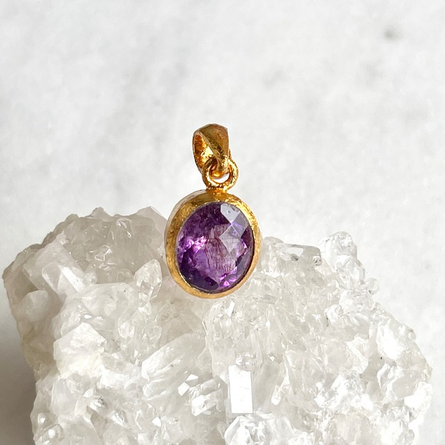 【モンサンミッシェルでアチューメント】【超美石】ブラジル産　アメジストクラスター（ミニ）　ペンダントトップ　4564