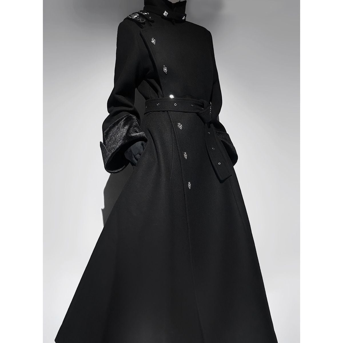 漆黒ゴシックコンバットロングコート | Maiden's Rêve