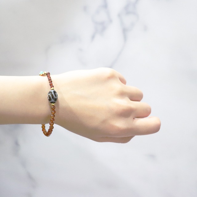 【Open the Jewelry Box!】水蓮花天珠×オレンジガーネット×グリーンガーネット ブレスレット