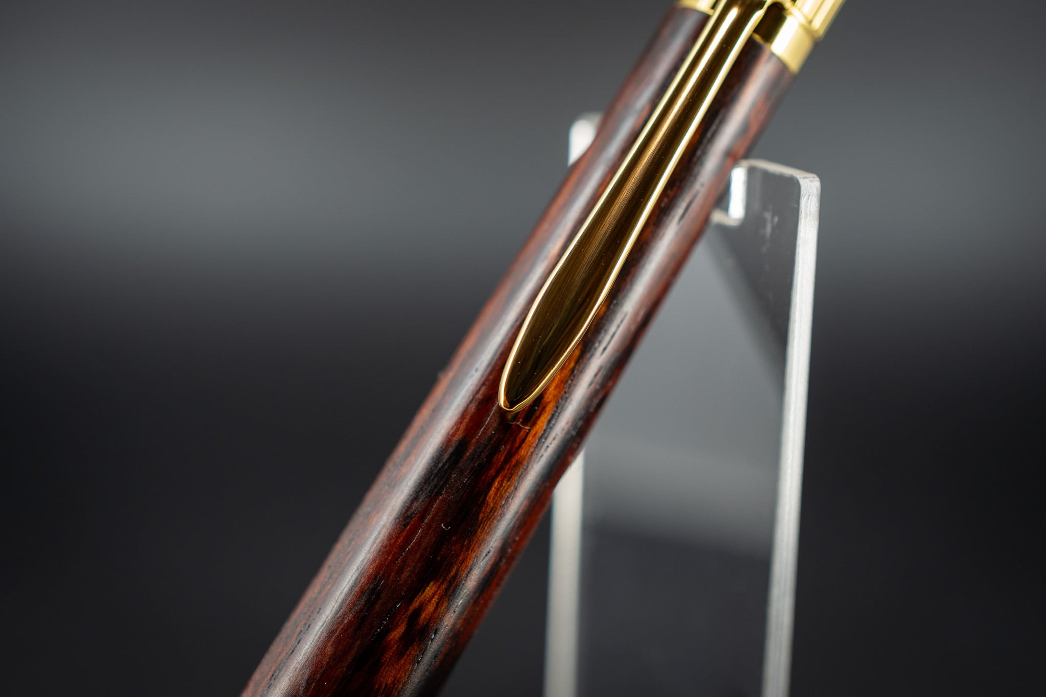 東洋のローズウッド】 縞紫檀 変わり杢 拭き漆 gold BP | 木軸ペン工房