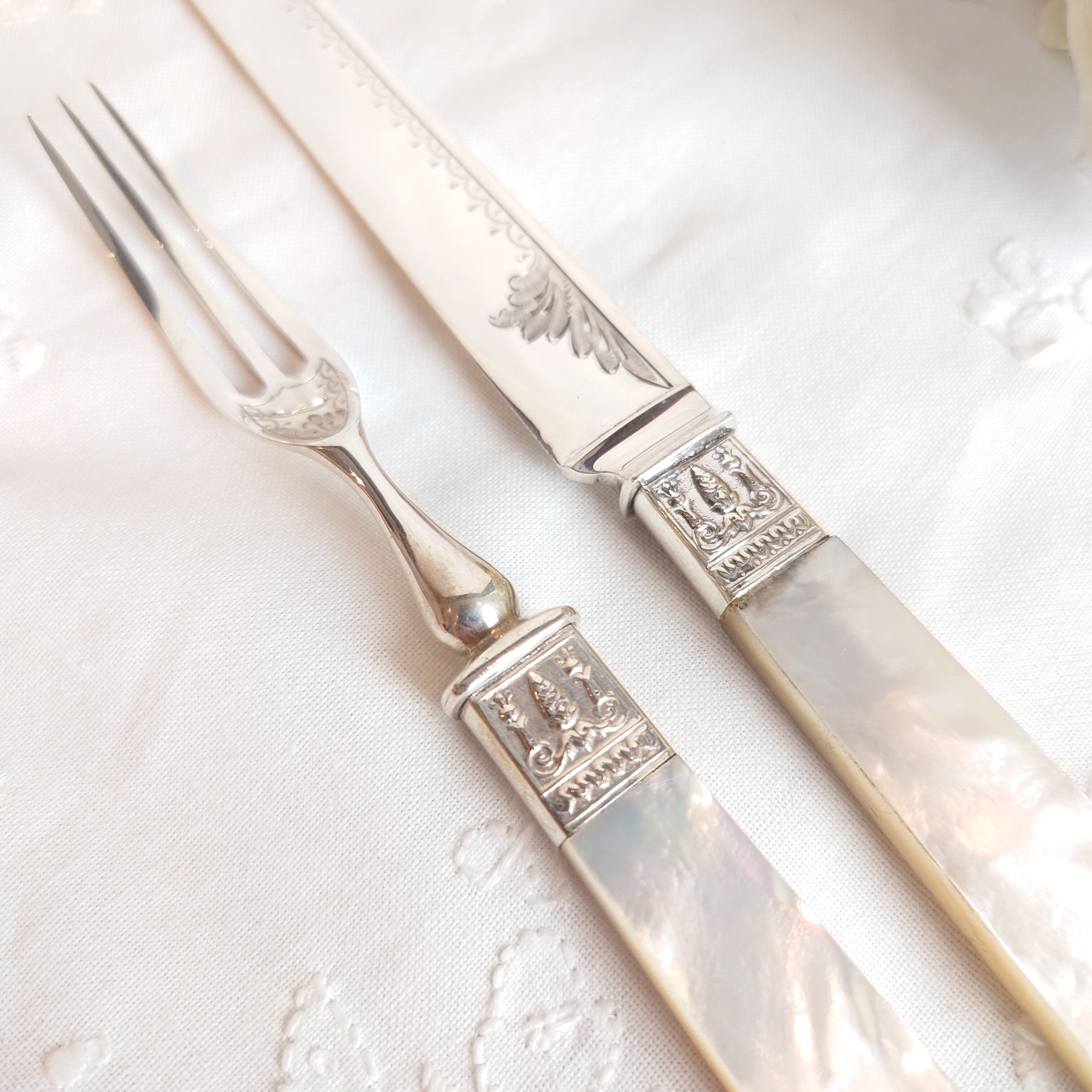 英国マッピンアンドウェッブ　純銀925製 白蝶貝 デザートナイフ　フォーク Mappin＆Webb 白蝶貝 純銀 デザートナイフ＆デザートフォーク セットA