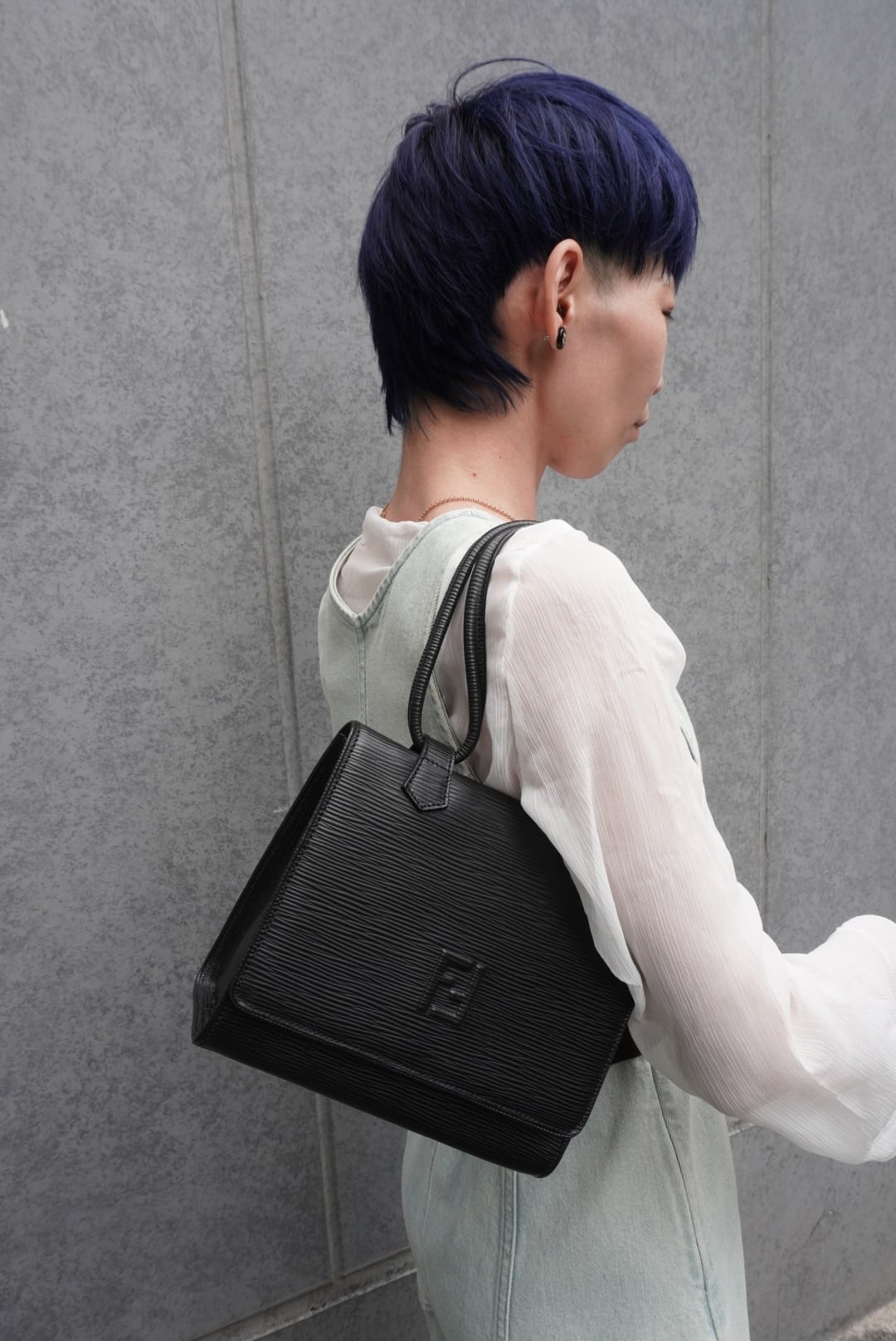 FENDI フェンディ ハンドバッグ ブラック ロゴ レザー 型押し ミニ