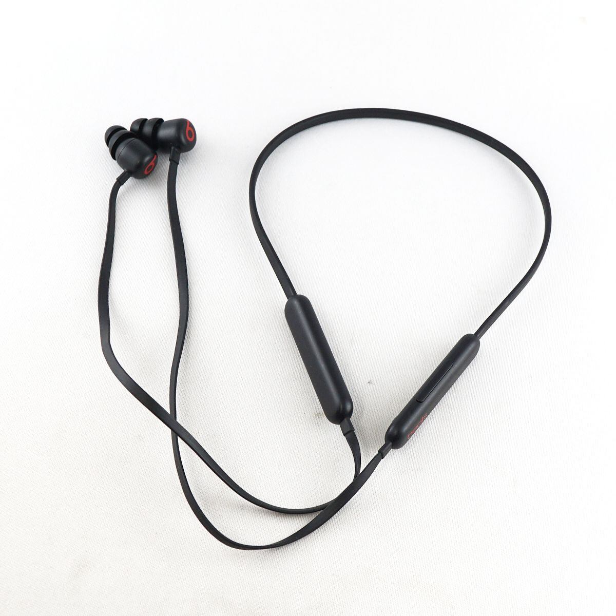 Beats Flex Bluetoothイヤフォン ブラック MYMC2PAA Beats Flex