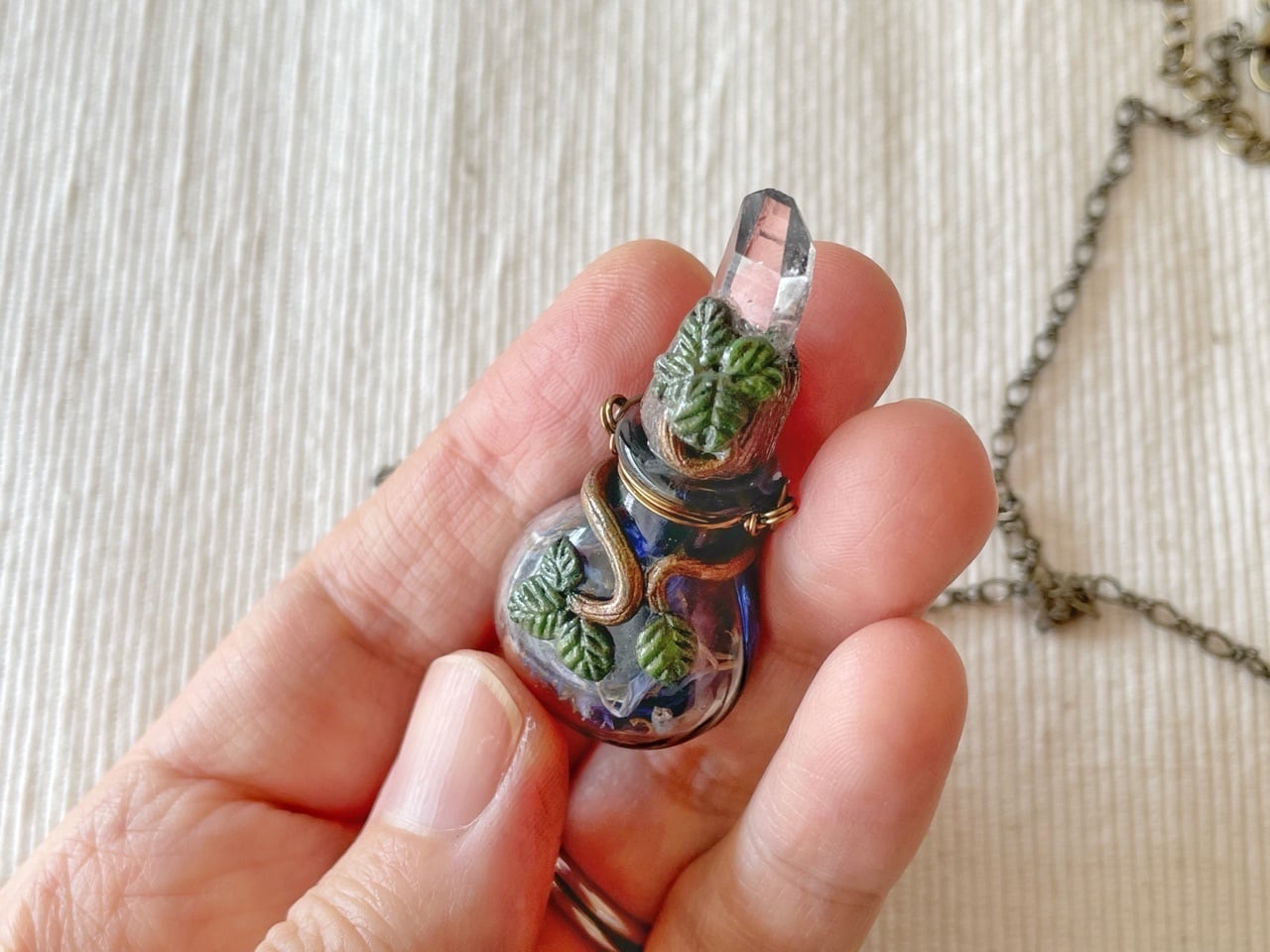 水晶】妖精の薬瓶ペンダント | 天然石ワイヤーアクセサリー専門店 Thistle