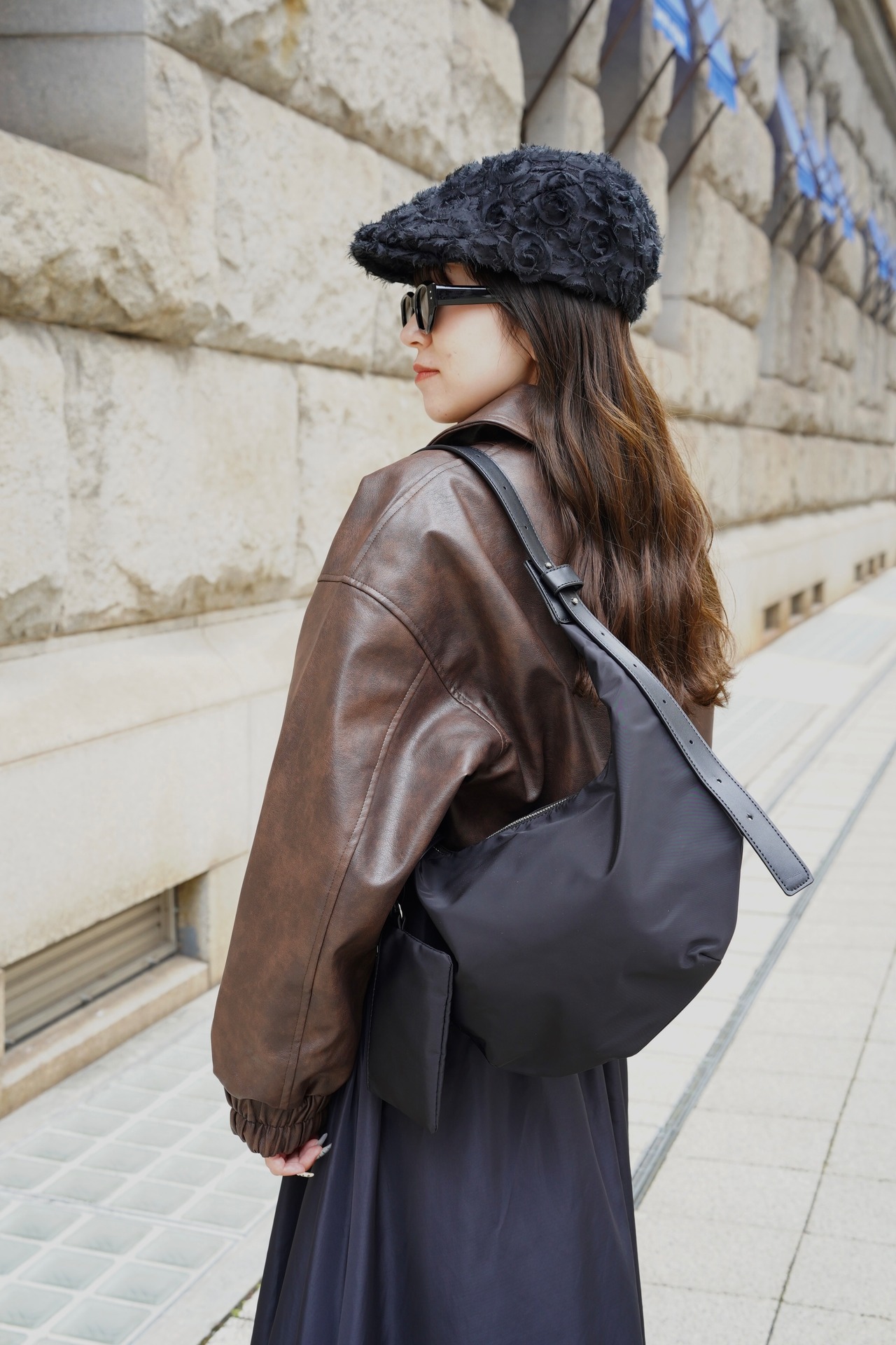 LONDON MIKAZUKI SHOULDER BAG