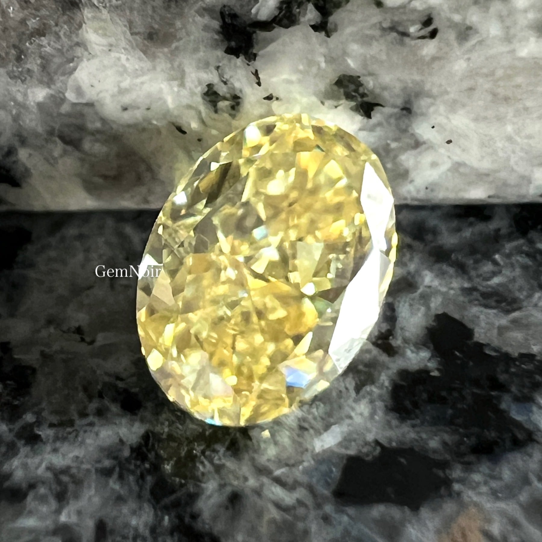 Fancy Yellow相当】合成モアッサナイト オーバル ダイヤモンド類似石-