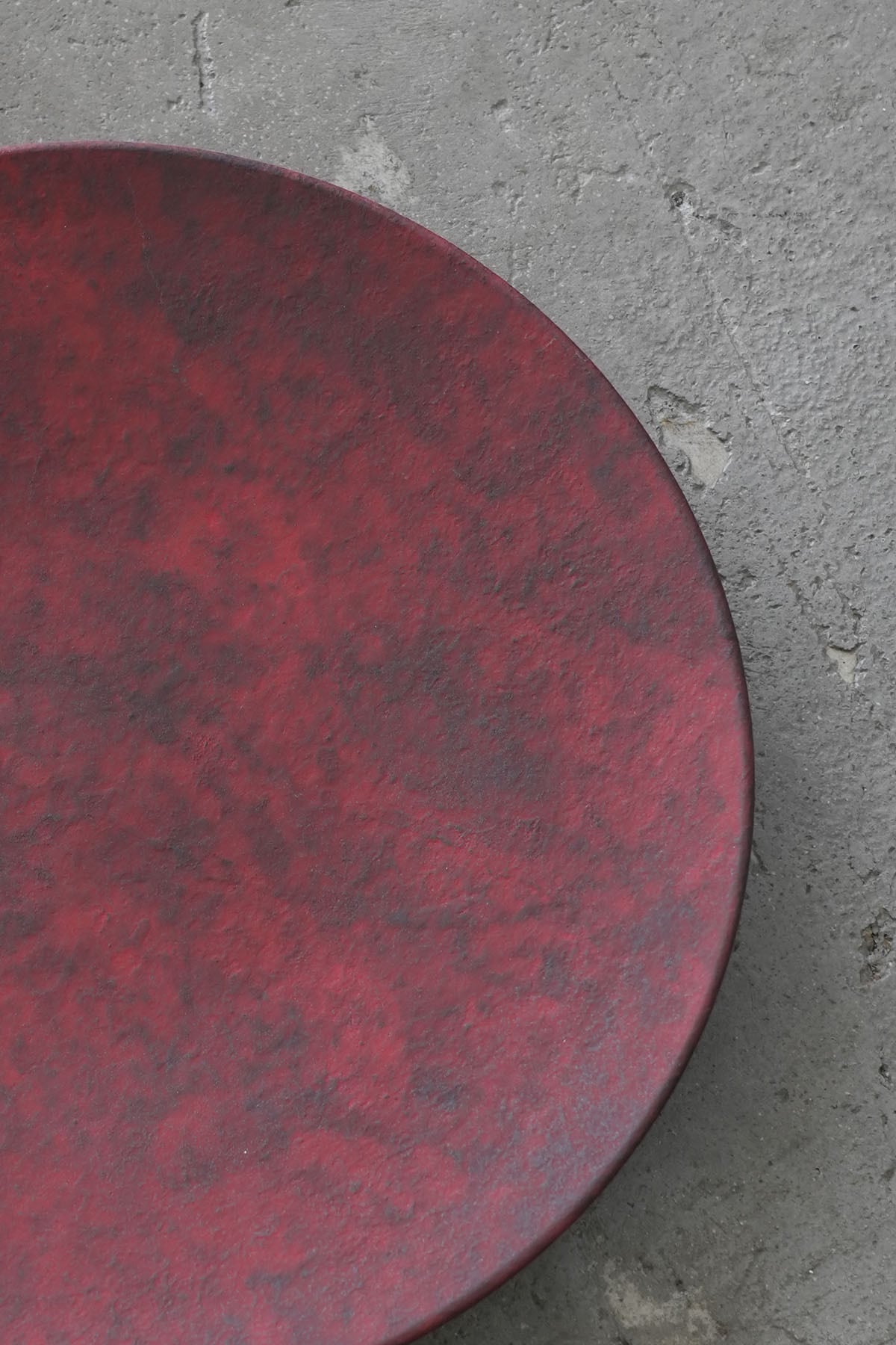 岡崎 慧佑 8寸皿(赤)25.12-13