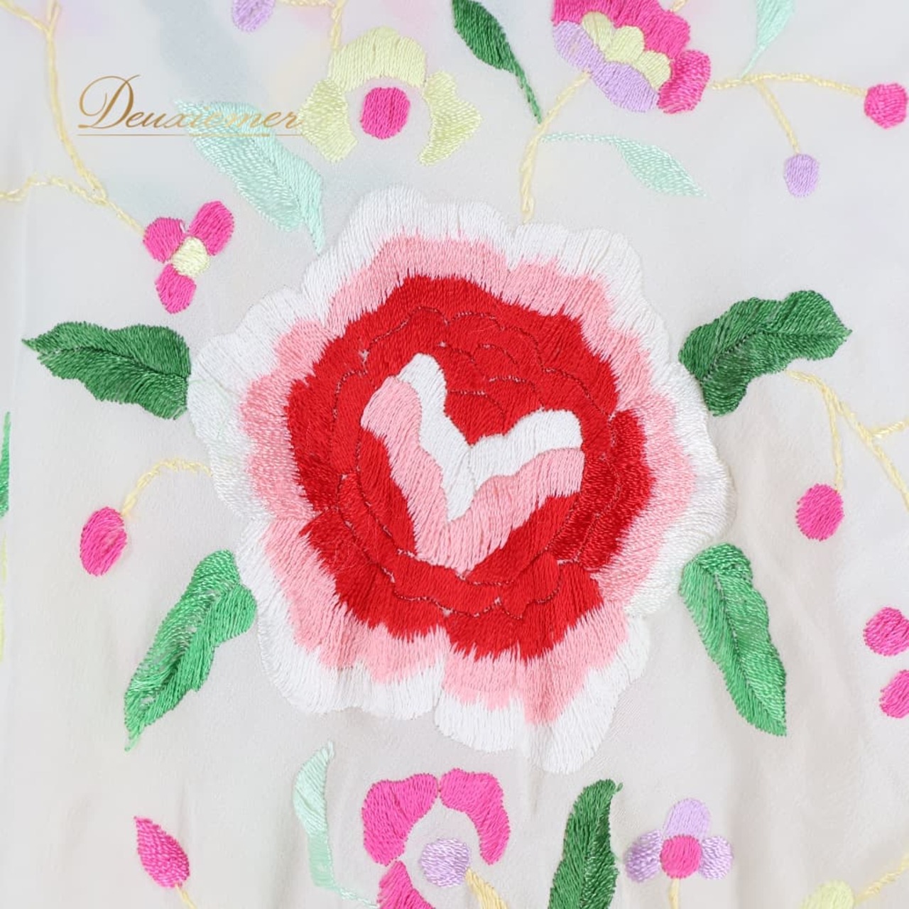 フラメンコ 衣装 シージョ マントン ホワイト系 レッド系 白 黒 刺繍 フレコ 花柄 スクエア 四角 ダンス パーティ 発表会 軽い 薄い ダンス パーティ 発表会 フリンジ ダンス衣装 舞台衣装 小物