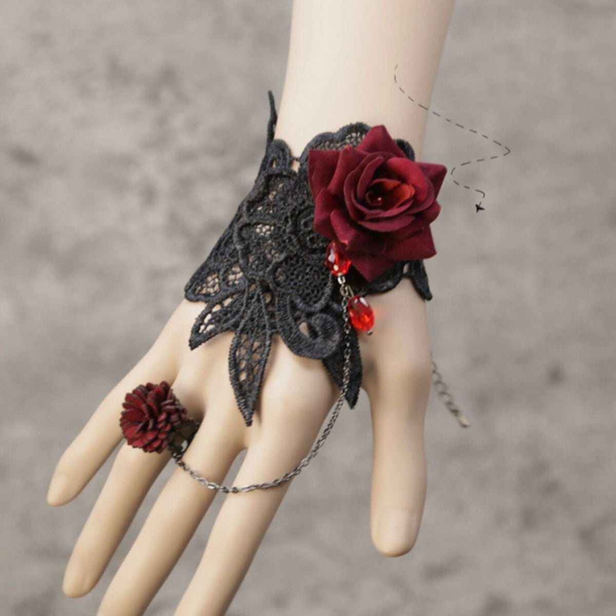 深紅の薔薇ゴシックハンドチェーンブレスレット | Maiden's Rêve