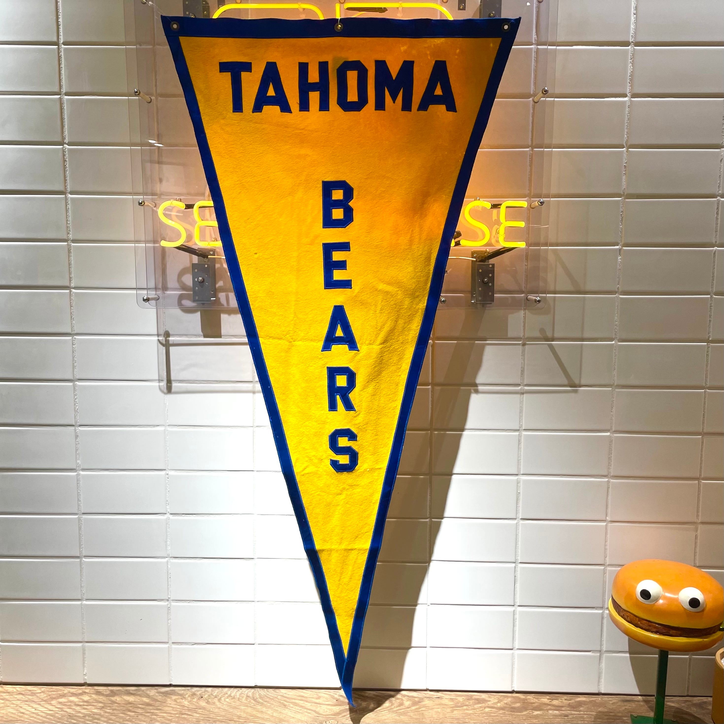 TAHOMA BEARS / COLLEGE BIG PENNANT