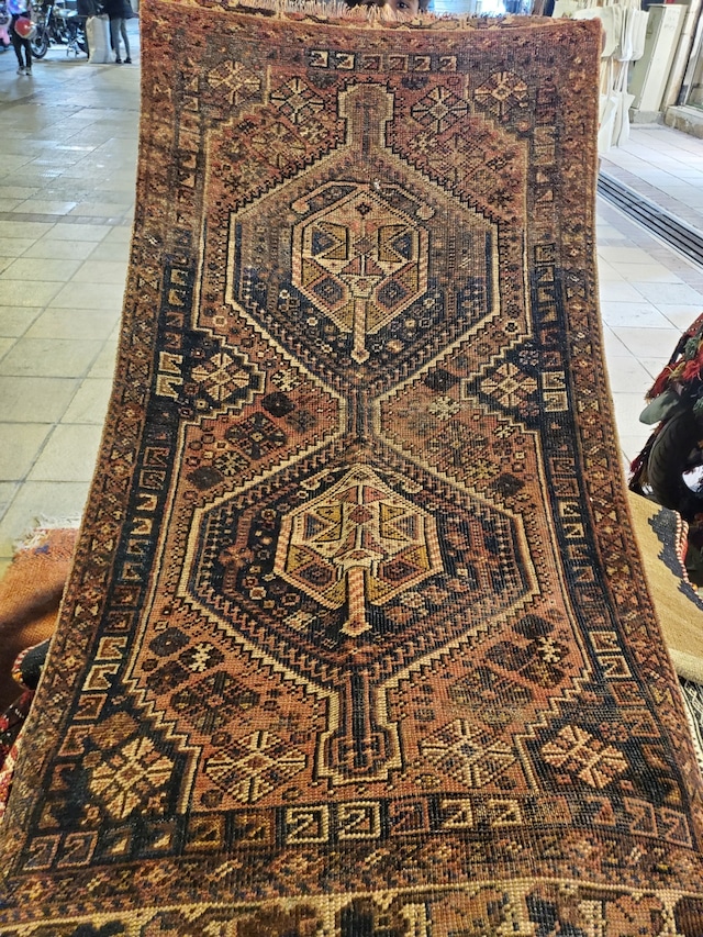 絨毯クエスト40【No.76】※現在、こちらの商品はイランに置いてあります。ご希望の方は先ずは在庫のご確認をお願いします。